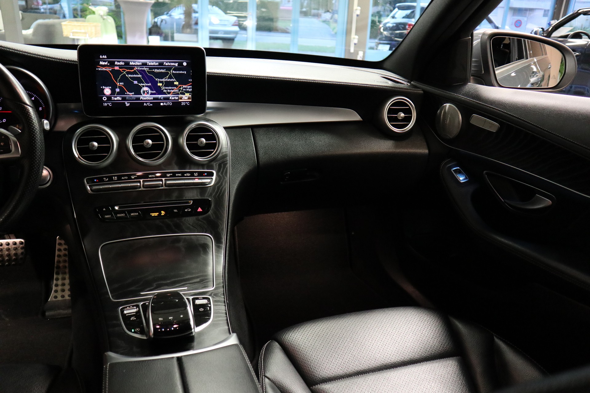 MERCEDES-BENZ C 250 d Swiss Star AMG Line 4m Kombi-image-13