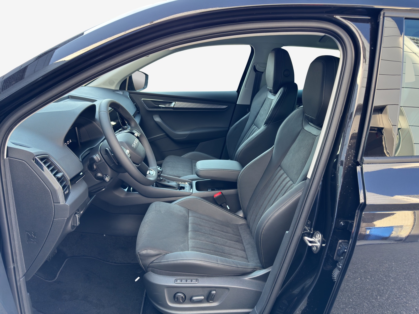 SKODA Karoq 1.5 TSI Dynamic DSG-image-7