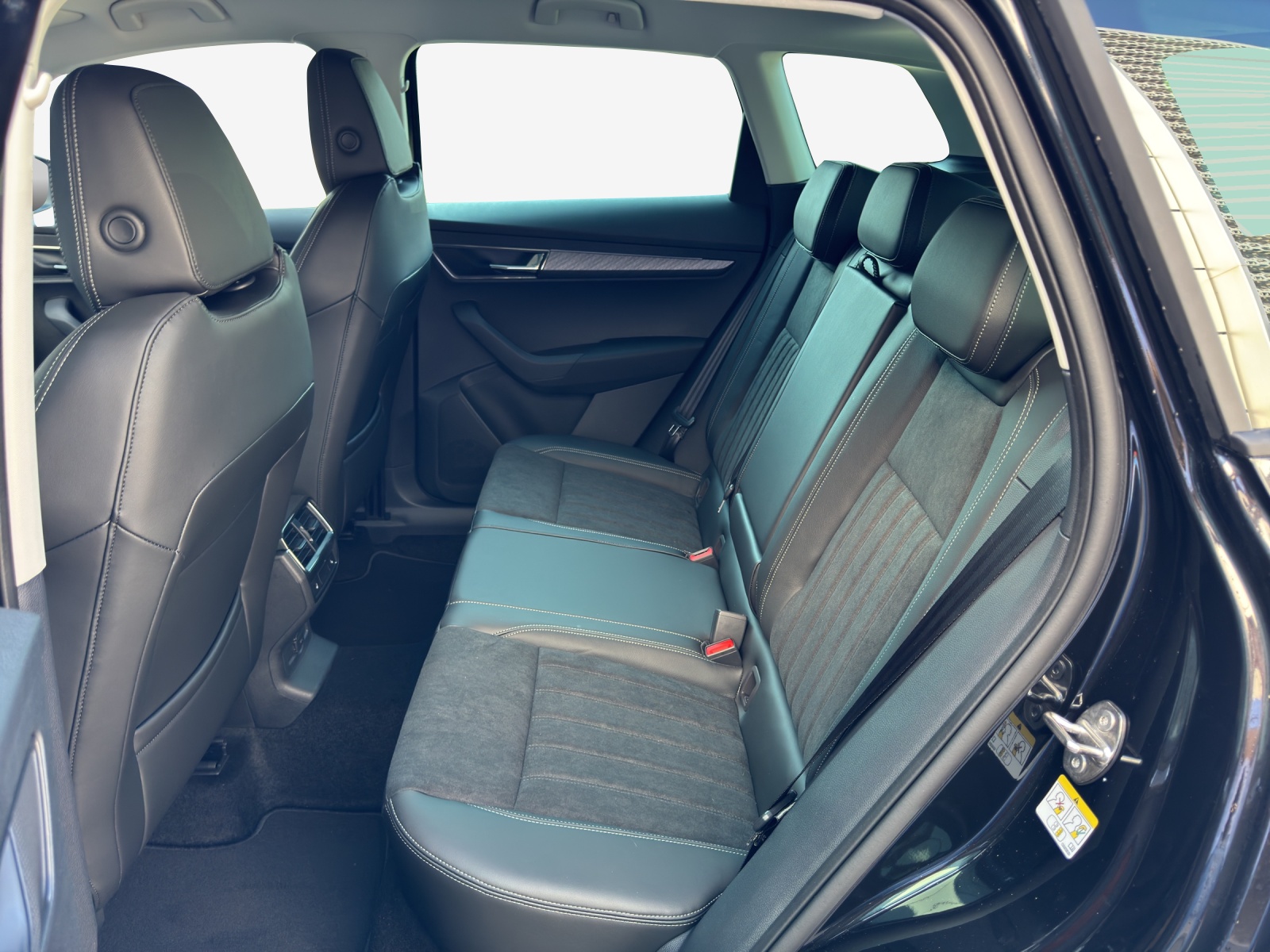 SKODA Karoq 1.5 TSI Dynamic DSG-image-11