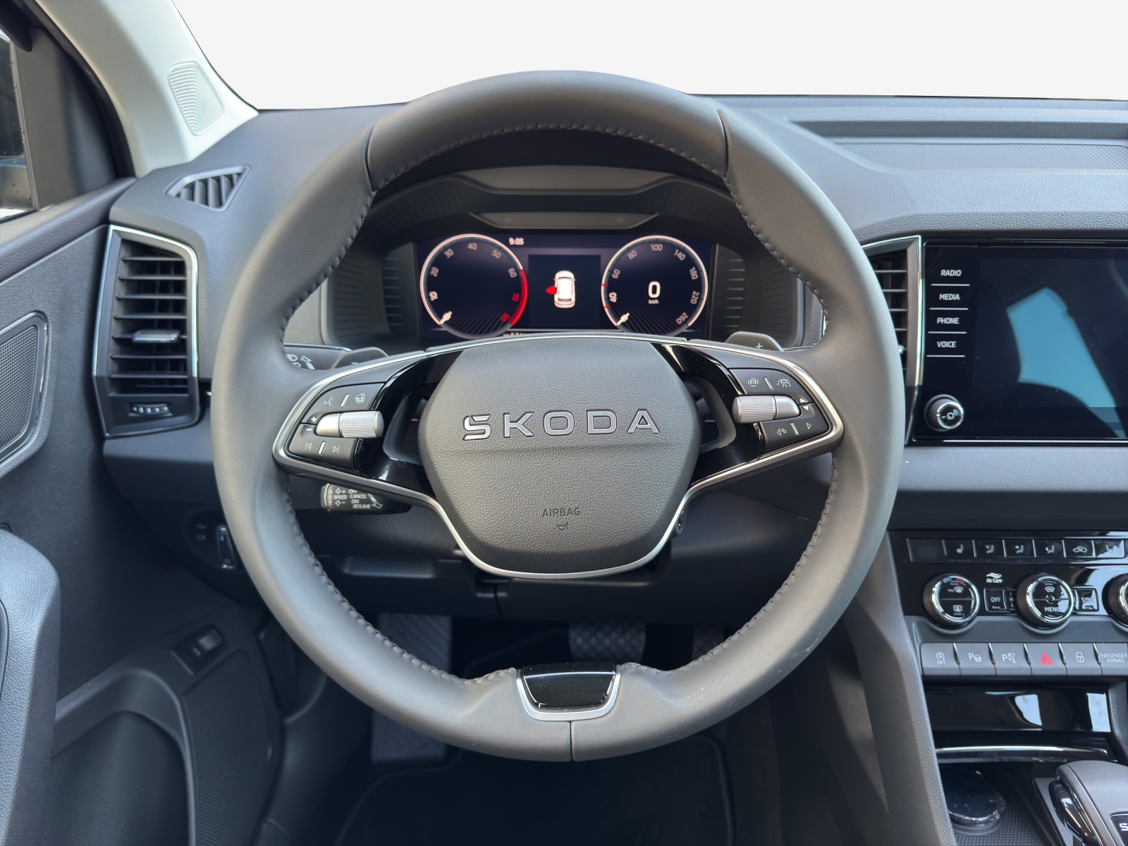 SKODA Karoq 1.5 TSI Dynamic DSG-image-9