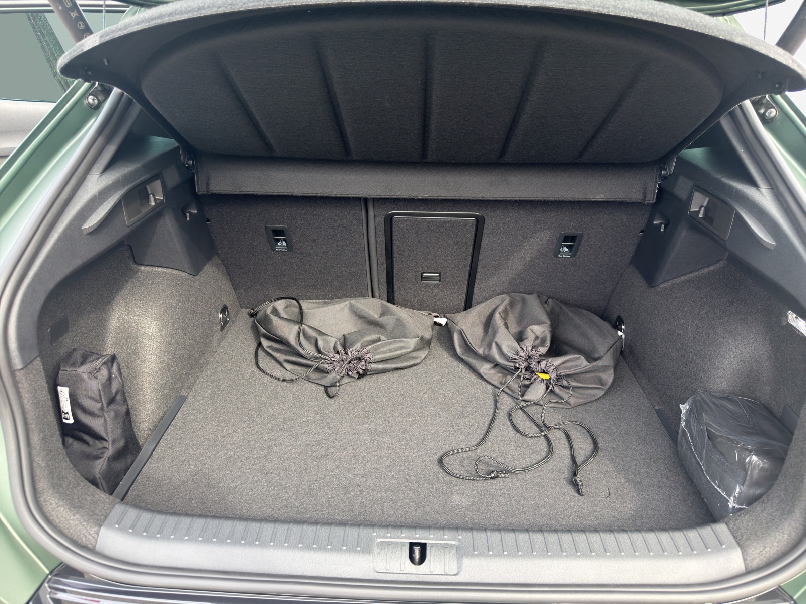 CUPRA Formentor 1.5 e-HYBRID pHEV Prime Edition VZ DSG-image-12