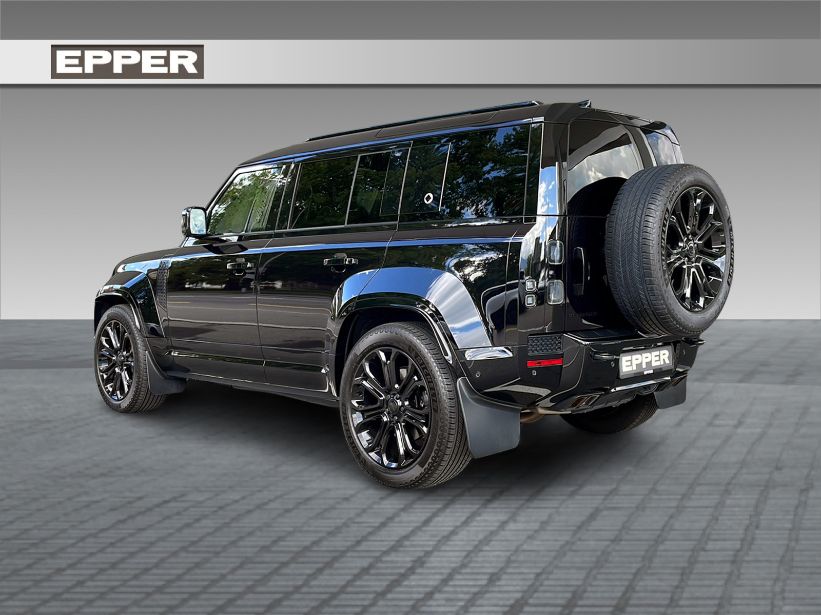LAND ROVER Defender 110 4.4 V8 Octa Black-image-2