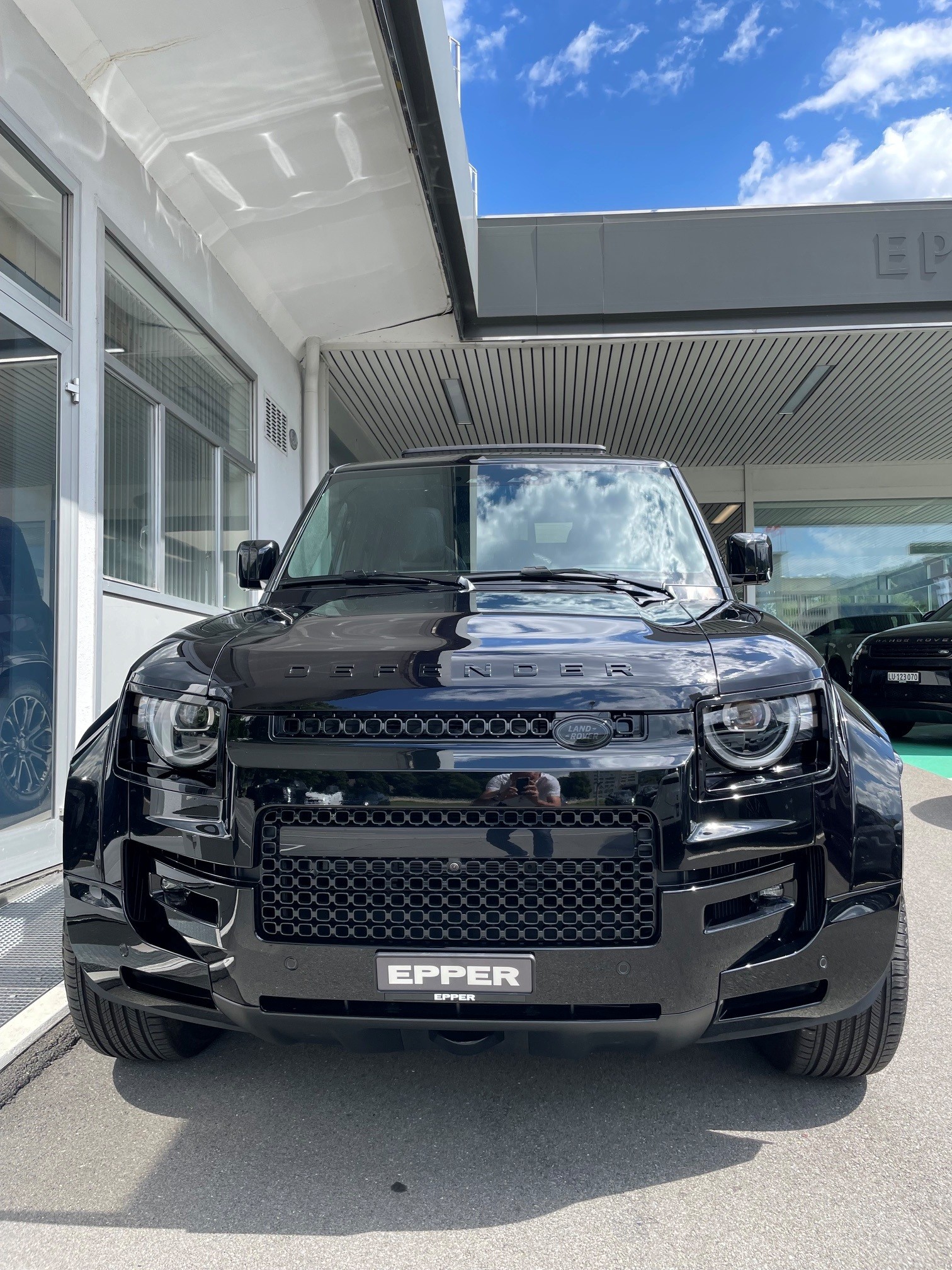 LAND ROVER Defender 110 4.4 V8 Octa Black-image-24