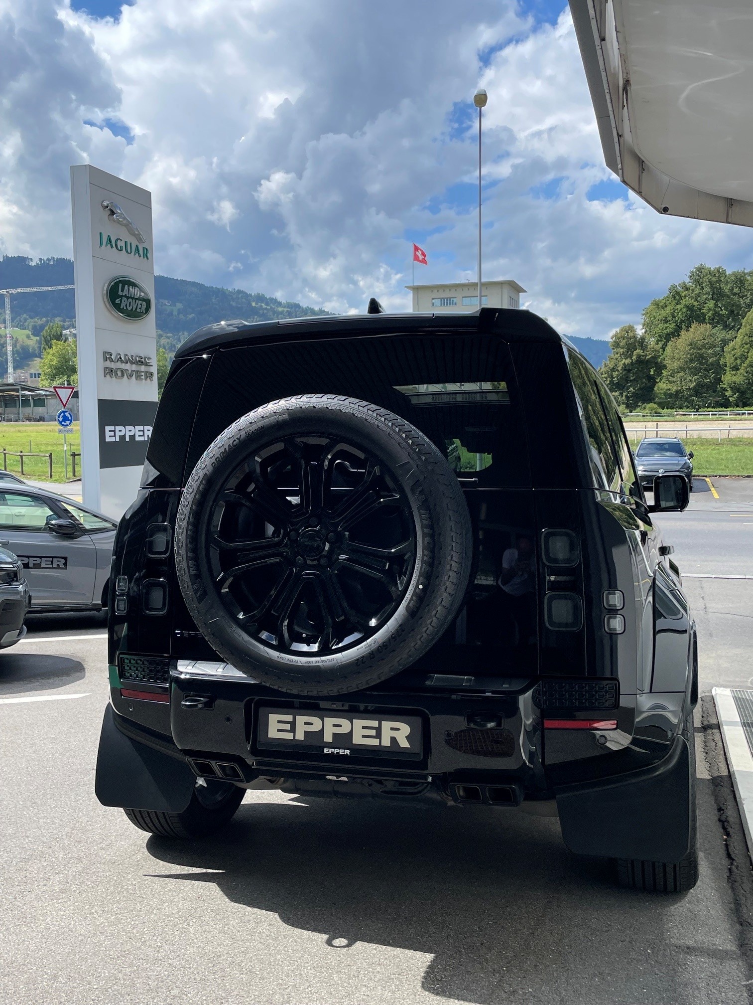 LAND ROVER Defender 110 4.4 V8 Octa Black-image-27