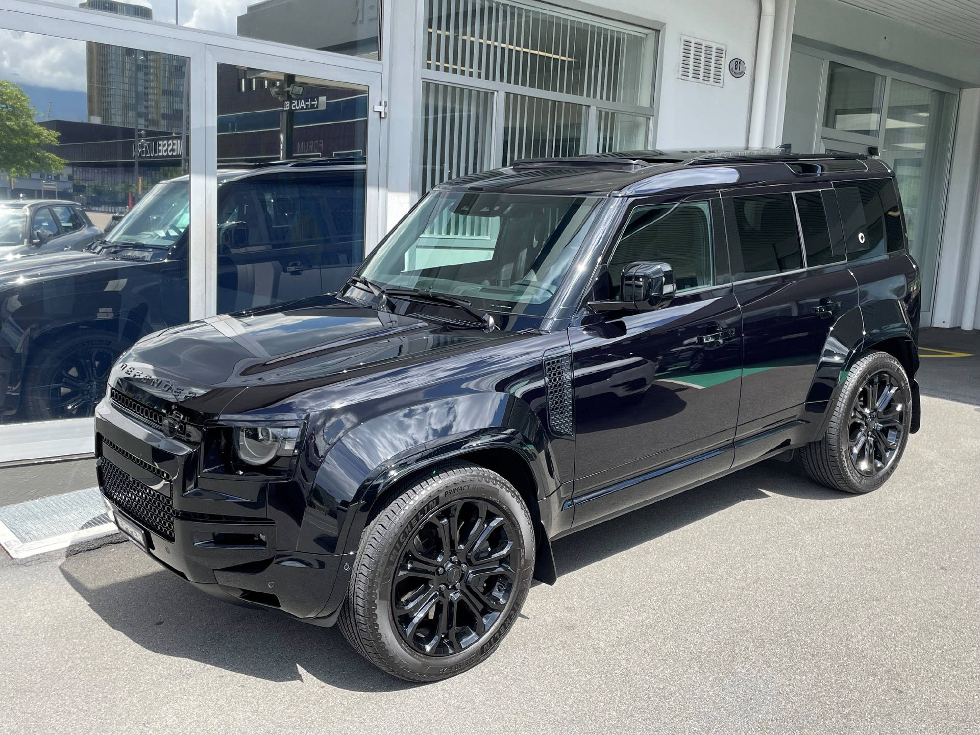 LAND ROVER Defender 110 4.4 V8 Octa Black-image-25
