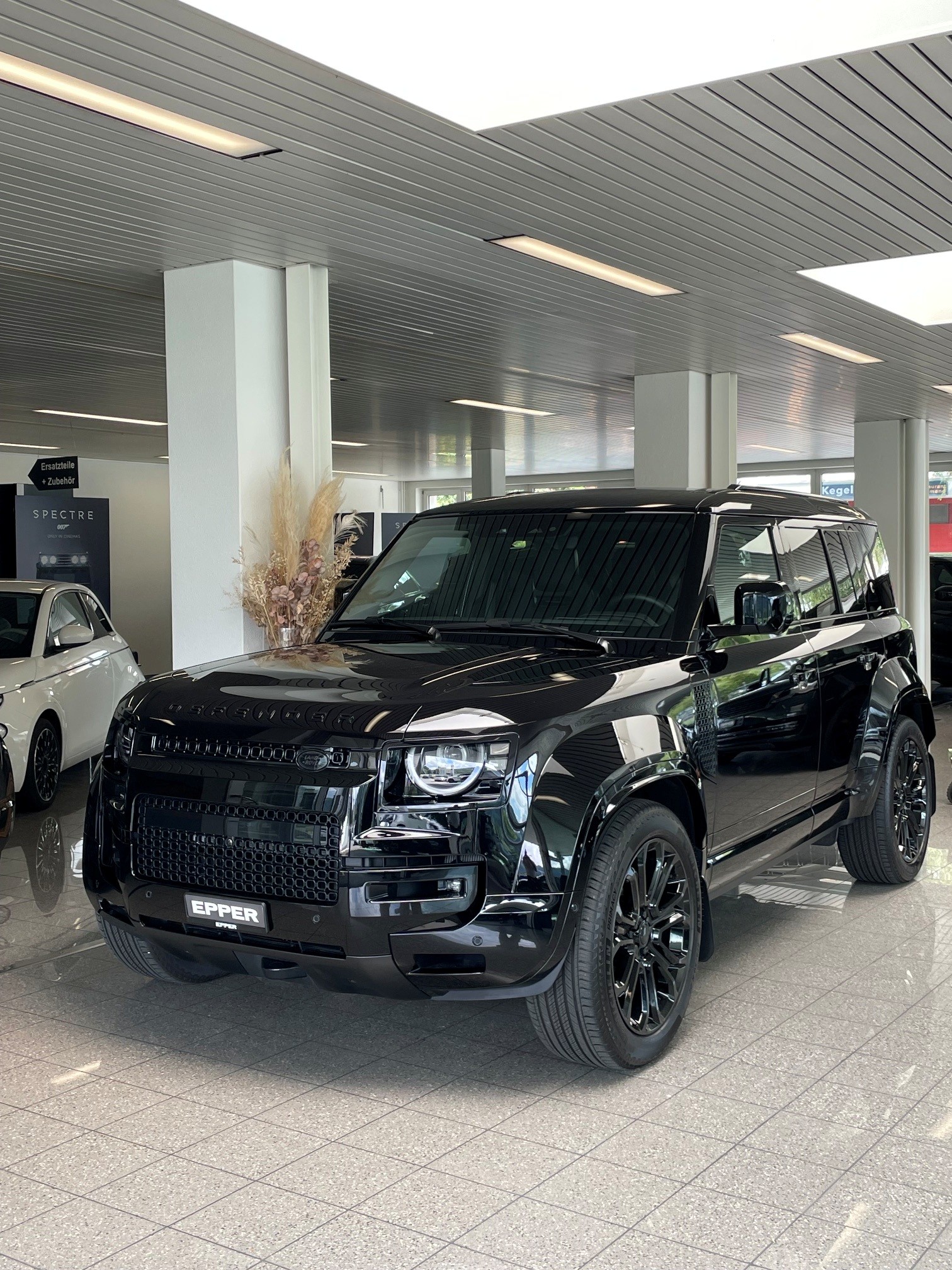 LAND ROVER Defender 110 4.4 V8 Octa Black-image-28