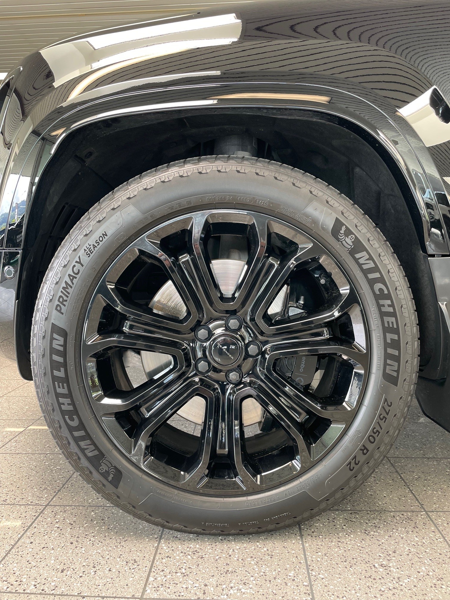 LAND ROVER Defender 110 4.4 V8 Octa Black-image-29
