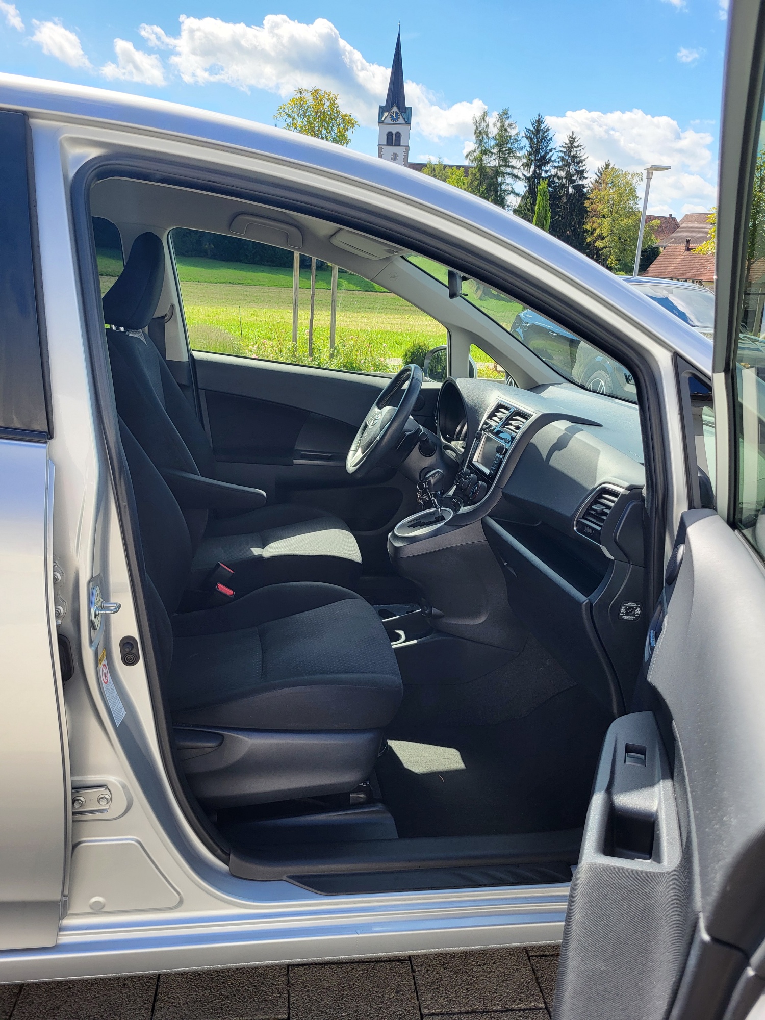 TOYOTA Verso-S 1.33 Linea Trend Multidrive S-image-4