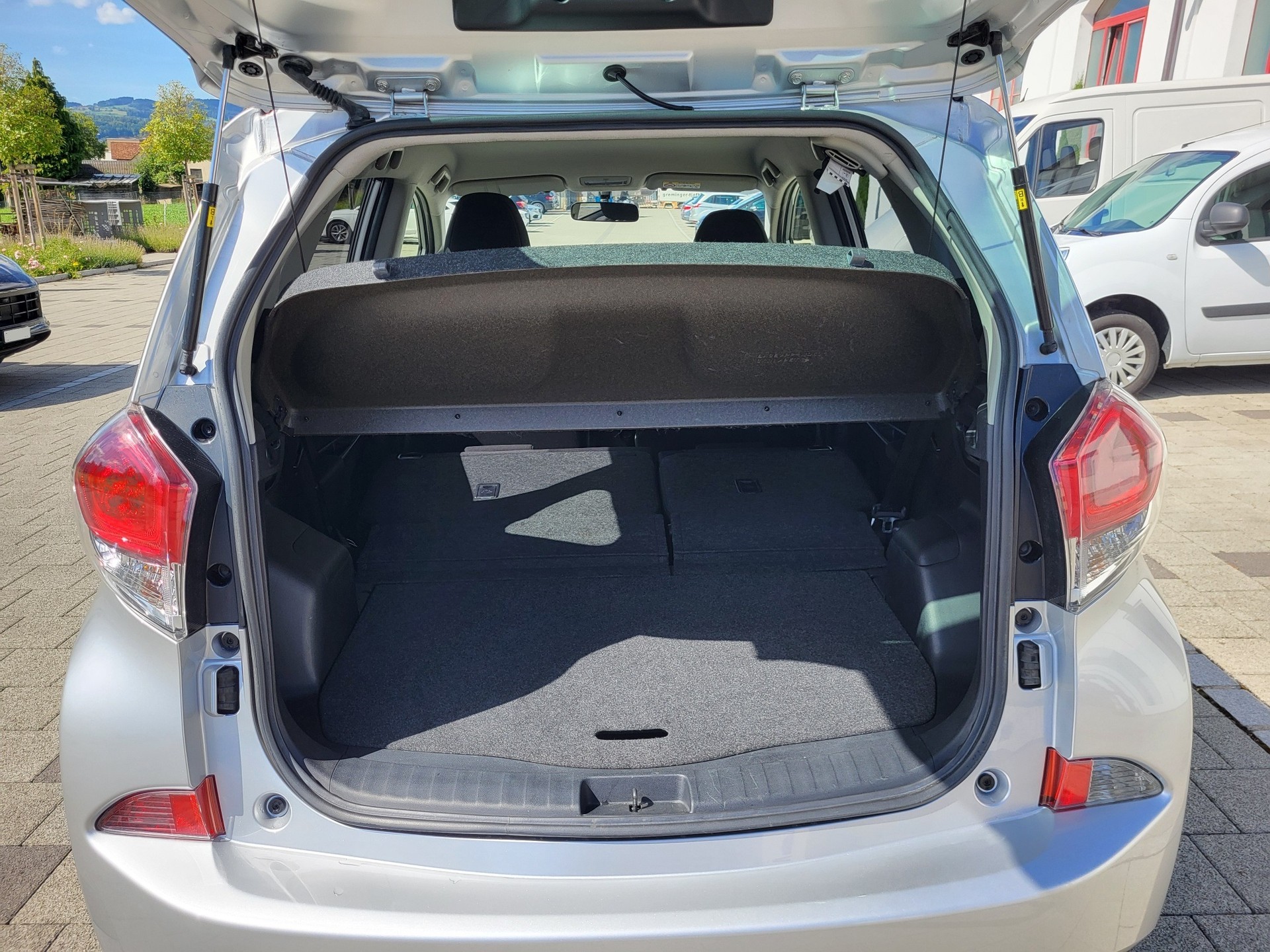 TOYOTA Verso-S 1.33 Linea Trend Multidrive S-image-13