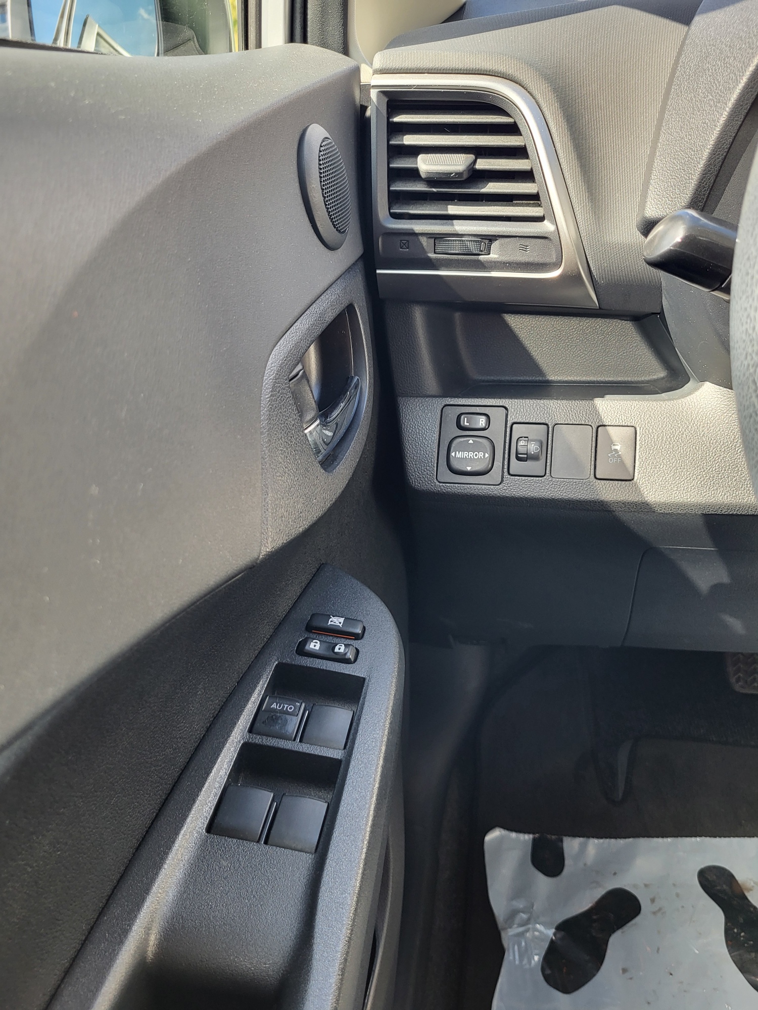 TOYOTA Verso-S 1.33 Linea Trend Multidrive S-image-9