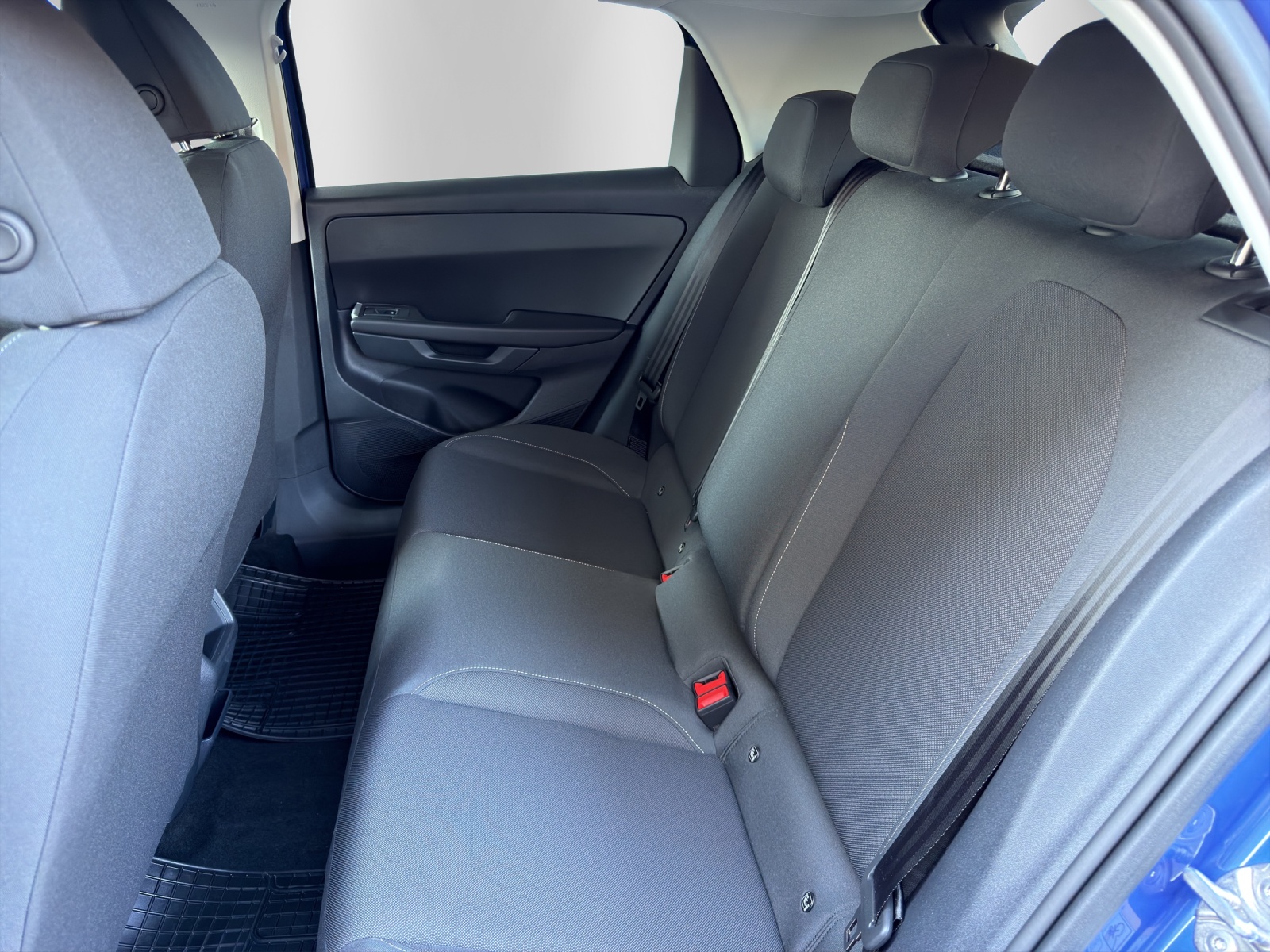 VW ID.Polo 52 kWh Life Edition One-image-10