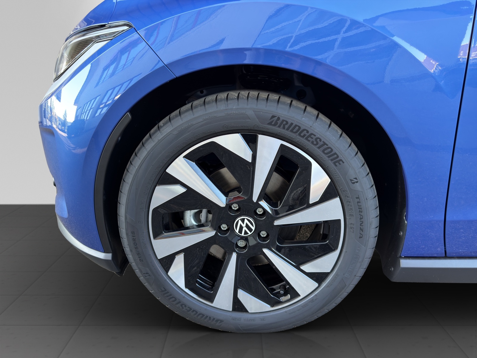 VW ID.Polo 52 kWh Life Edition One-image-7