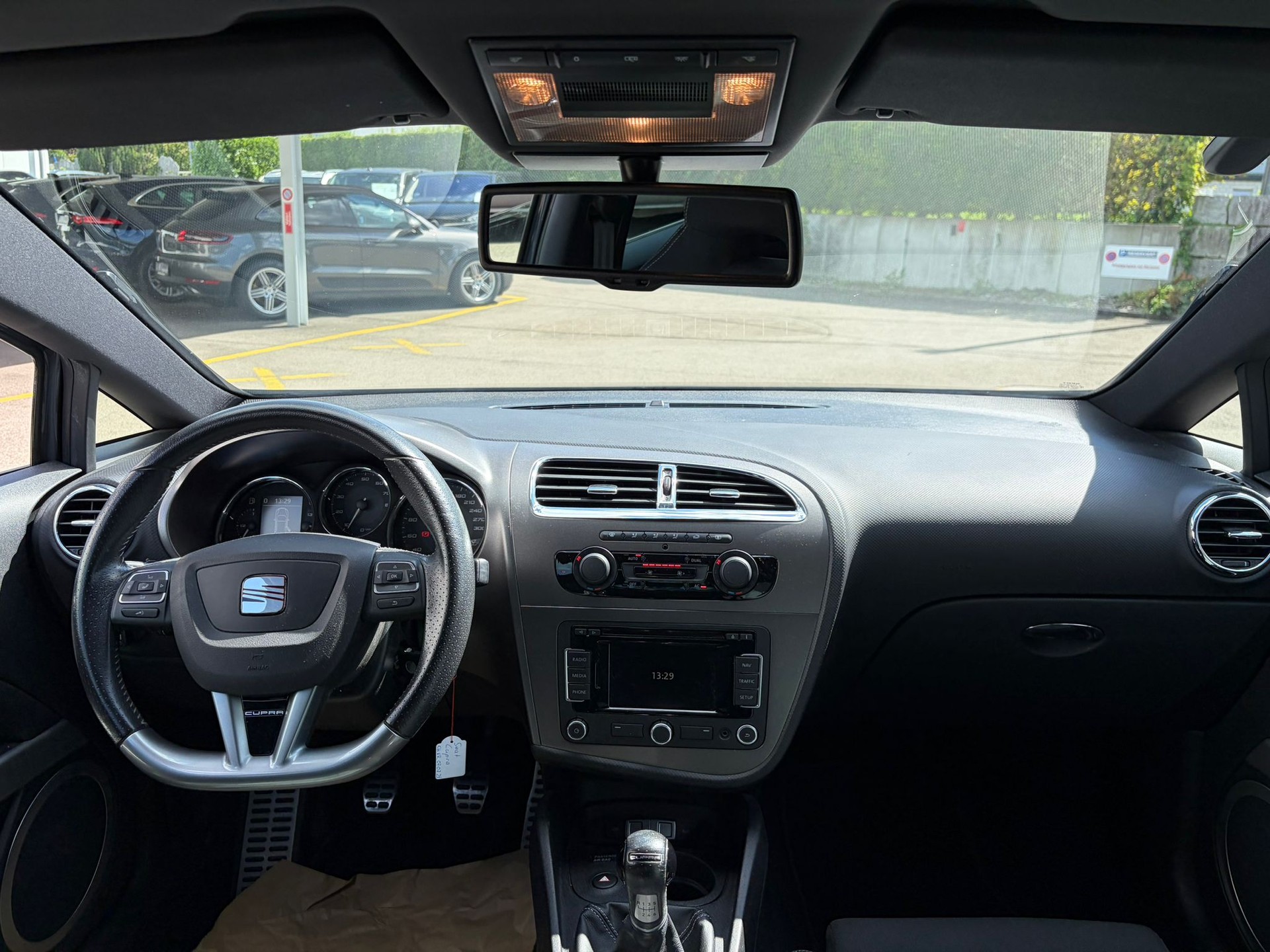 SEAT Leon 2.0 TSI Cupra R-image-9