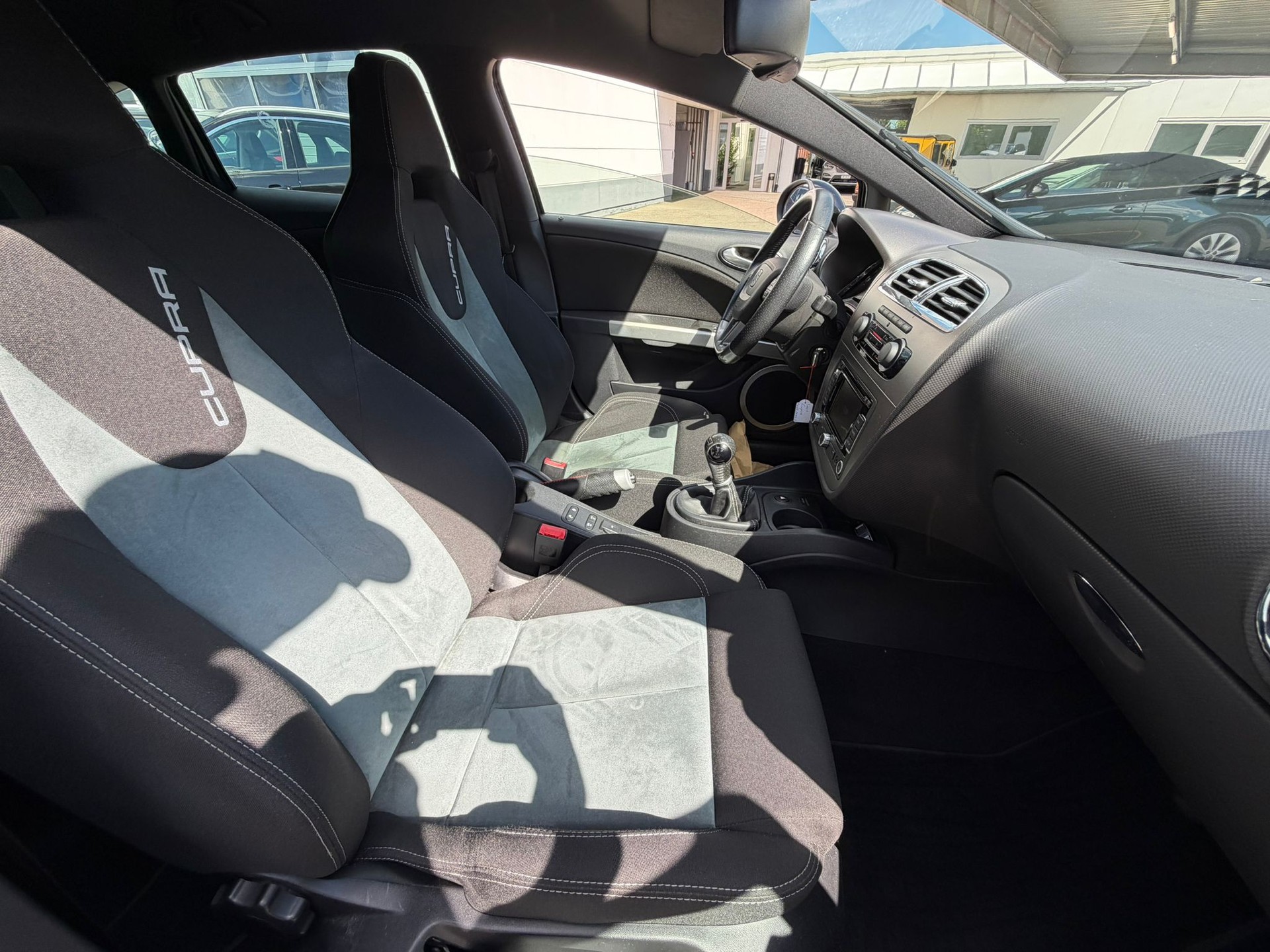 SEAT Leon 2.0 TSI Cupra R-image-13