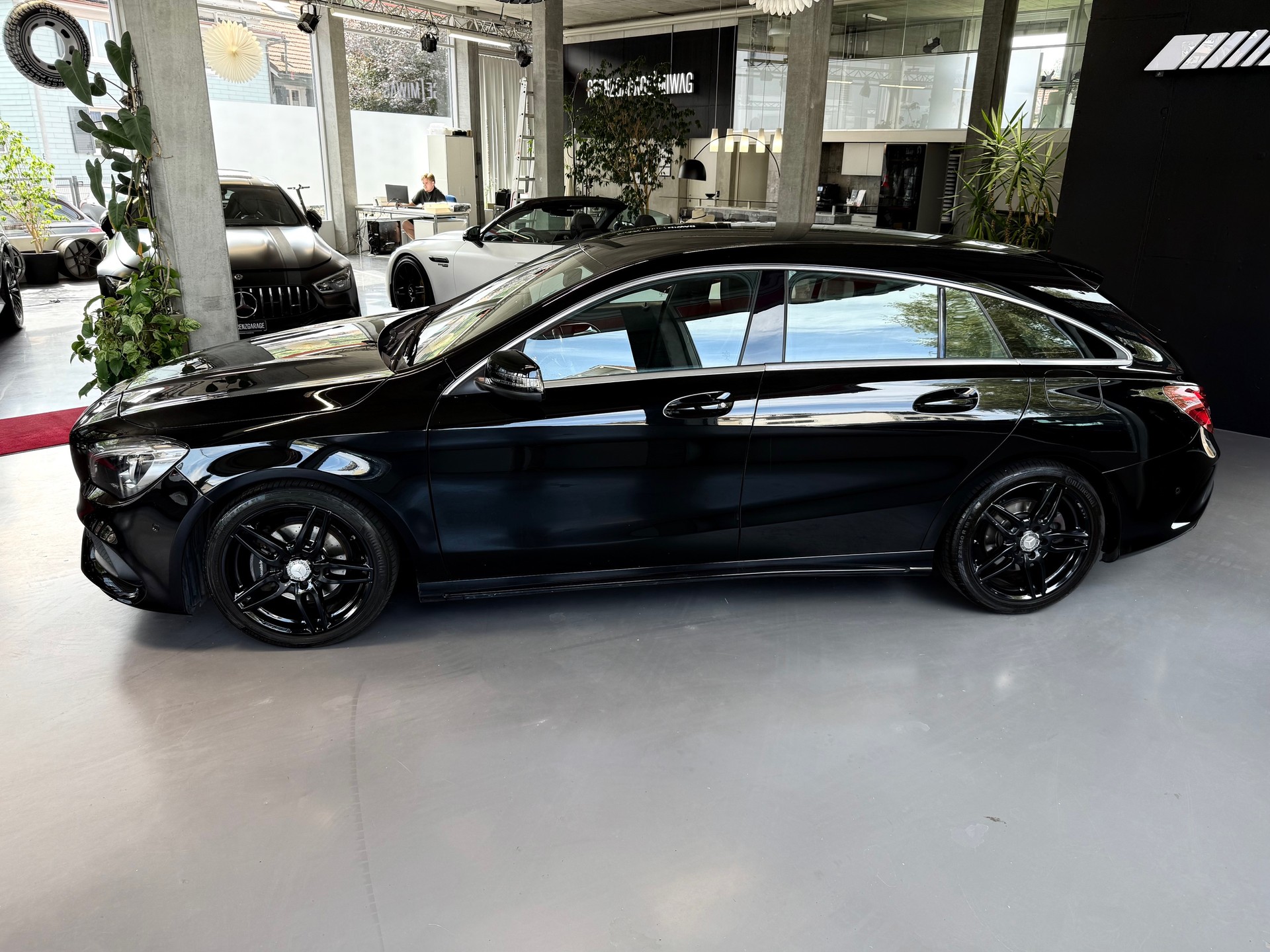 MERCEDES-BENZ CLA Shooting Br 200 d Swiss Star AMG Line 4M-showroom-element-3