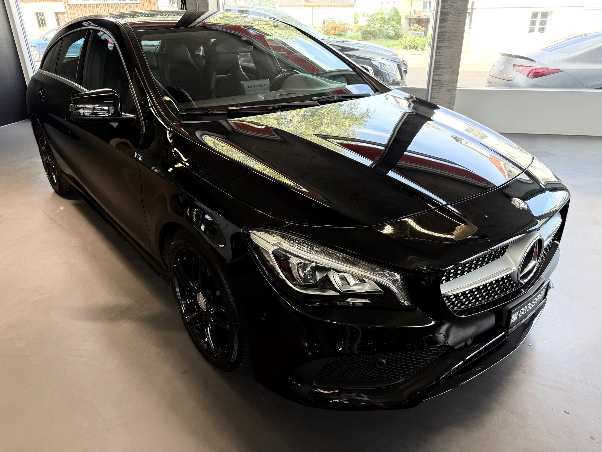 MERCEDES-BENZ CLA Shooting Br 200 d Swiss Star AMG Line 4M-showroom-element-1