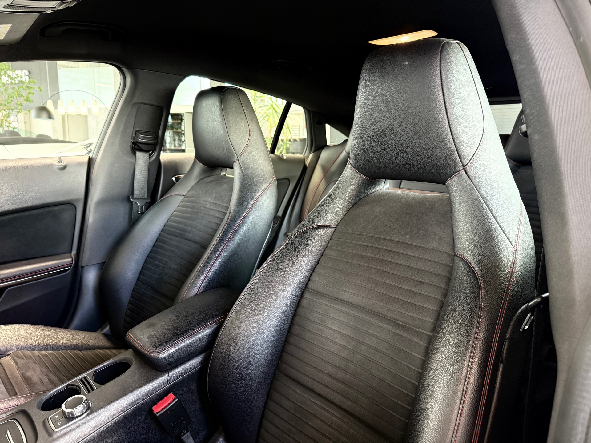 MERCEDES-BENZ CLA Shooting Br 200 d Swiss Star AMG Line 4M-image-9