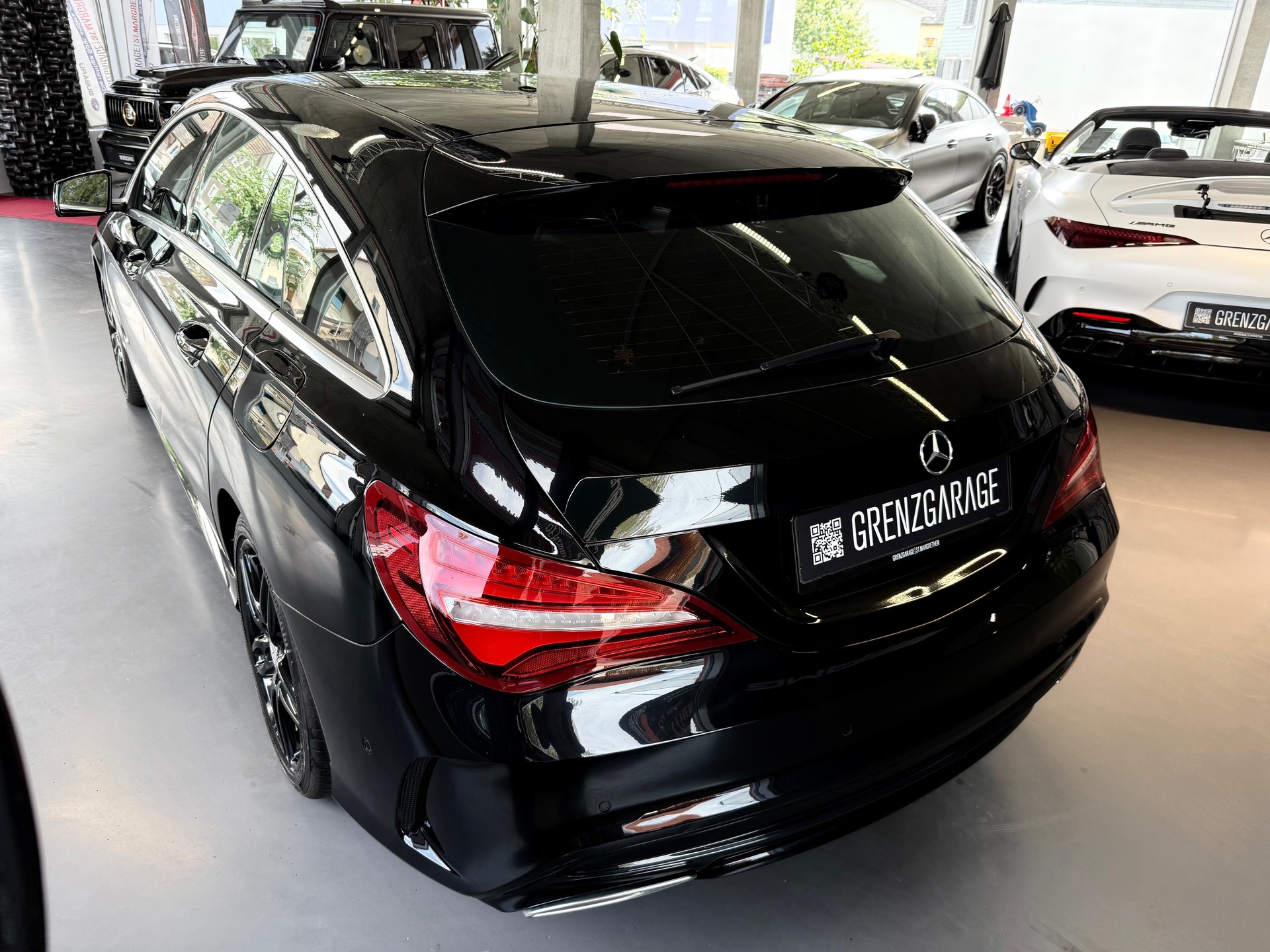 MERCEDES-BENZ CLA Shooting Br 200 d Swiss Star AMG Line 4M-image-5