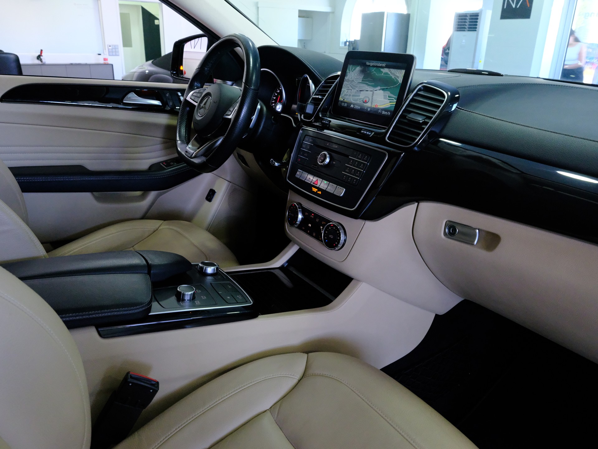 MERCEDES-BENZ GLE Coupé 43 AMG 4Matic 9G-Tronic-image-12