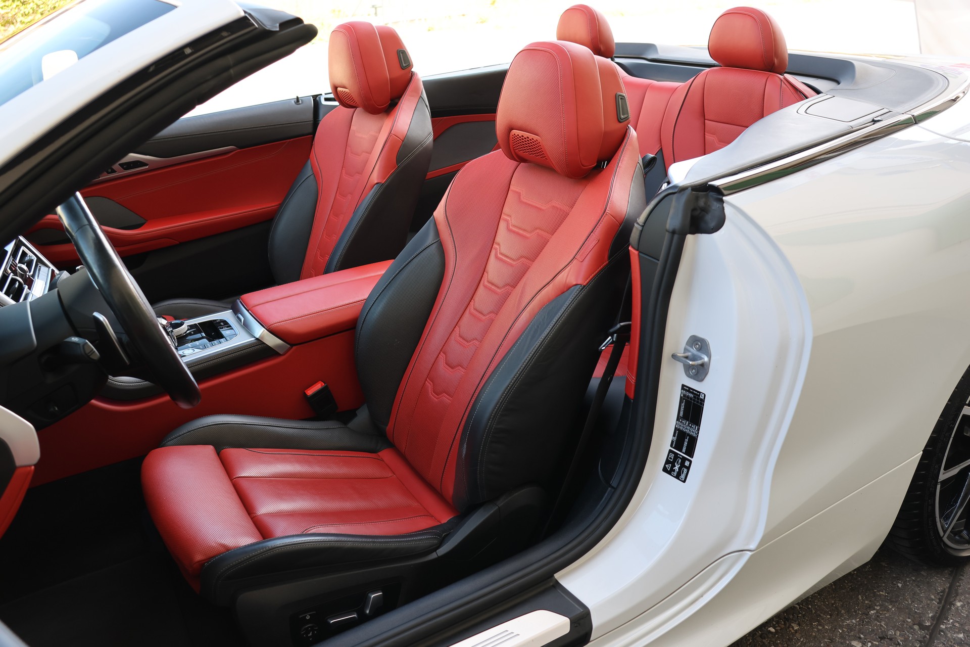 BMW M850i xDrive Steptronic Individual (CH)-image-14