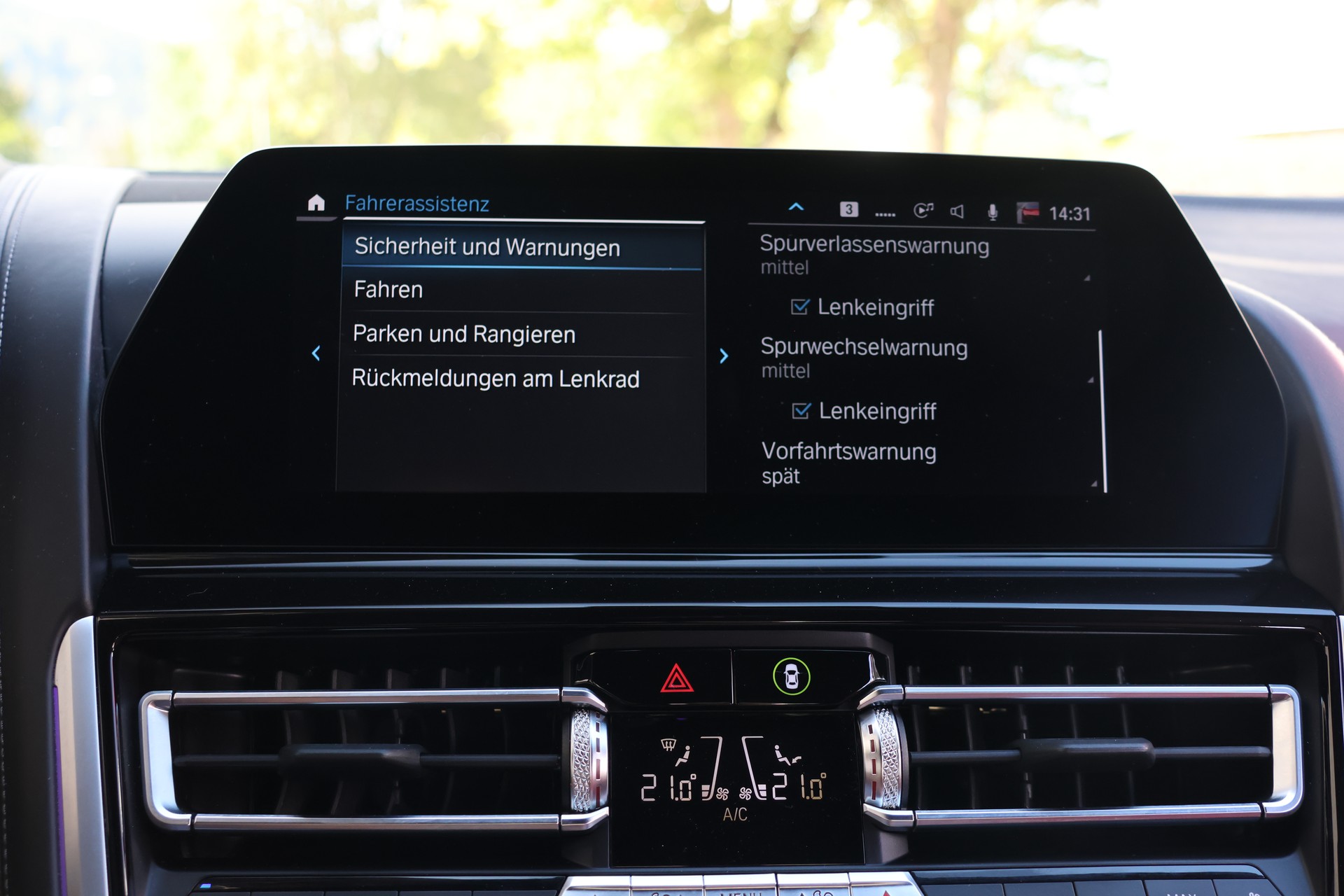 BMW M850i xDrive Steptronic Individual (CH)-image-25