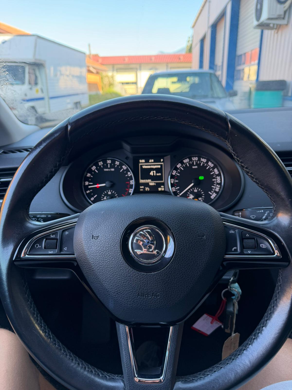 SKODA Octavia Combi 1.6 TDI Ambition DSG-image-7