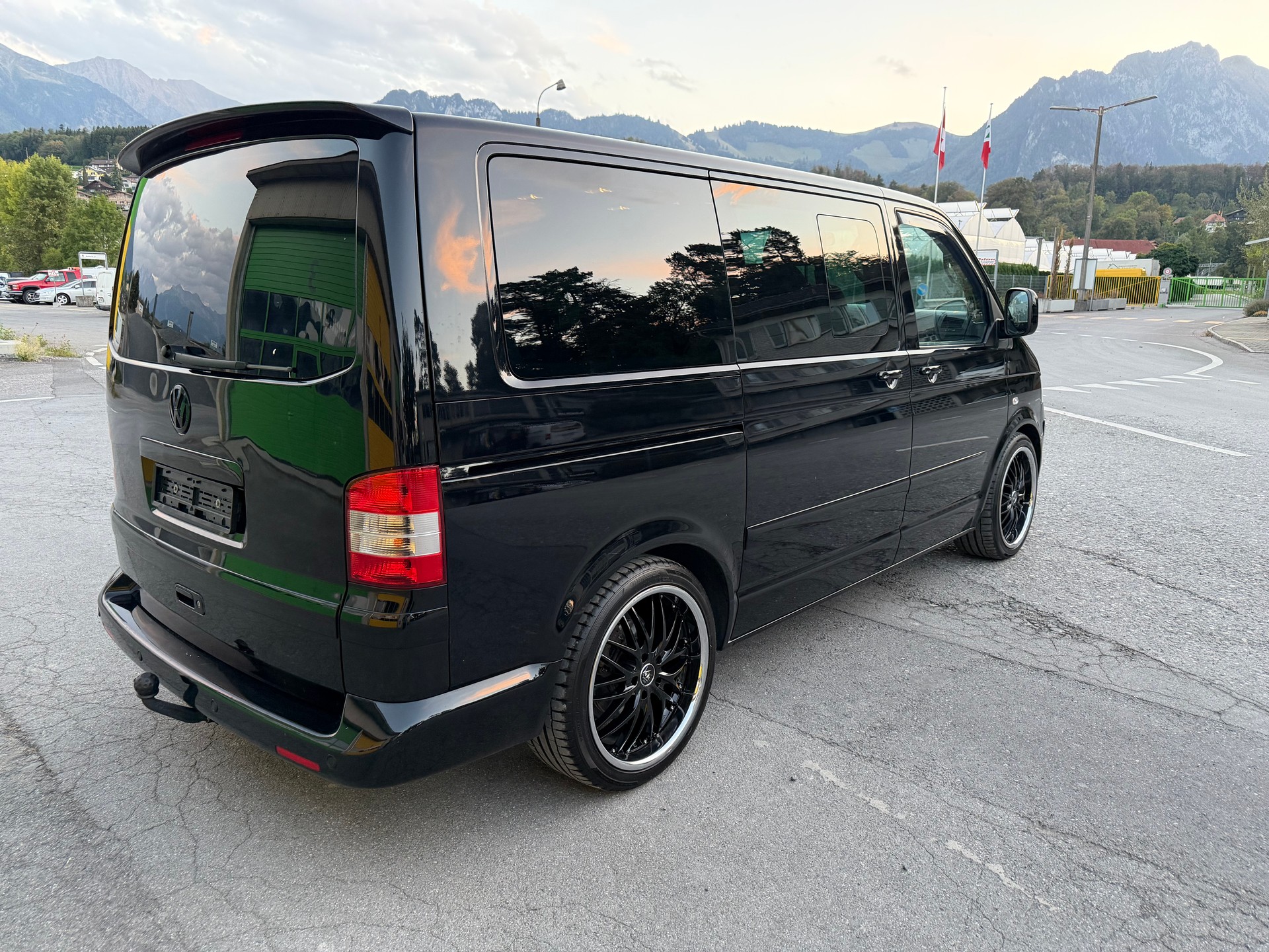 VW T5 Multivan Highline 2.5 TDI-image-5
