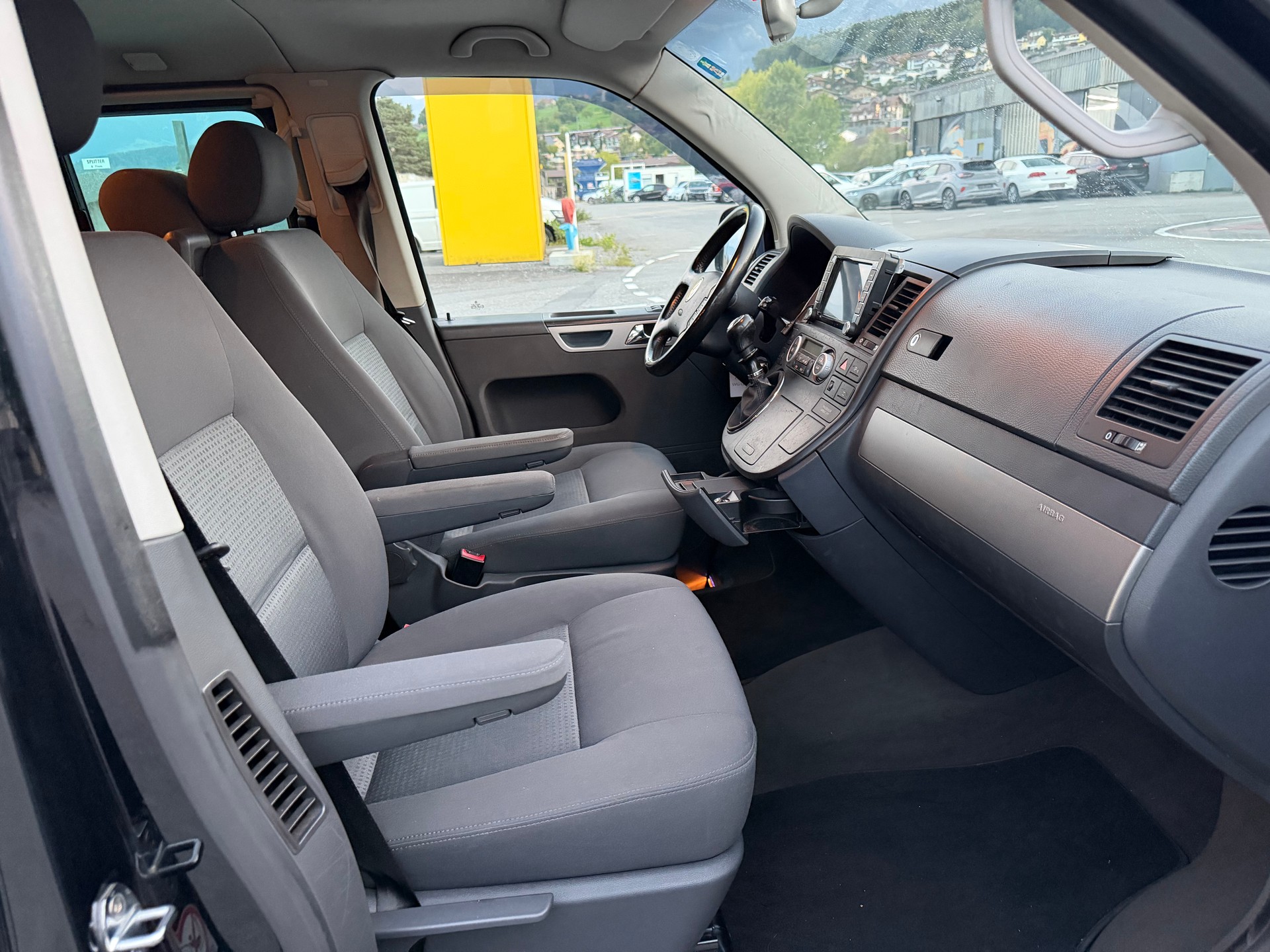 VW T5 Multivan Highline 2.5 TDI-image-9