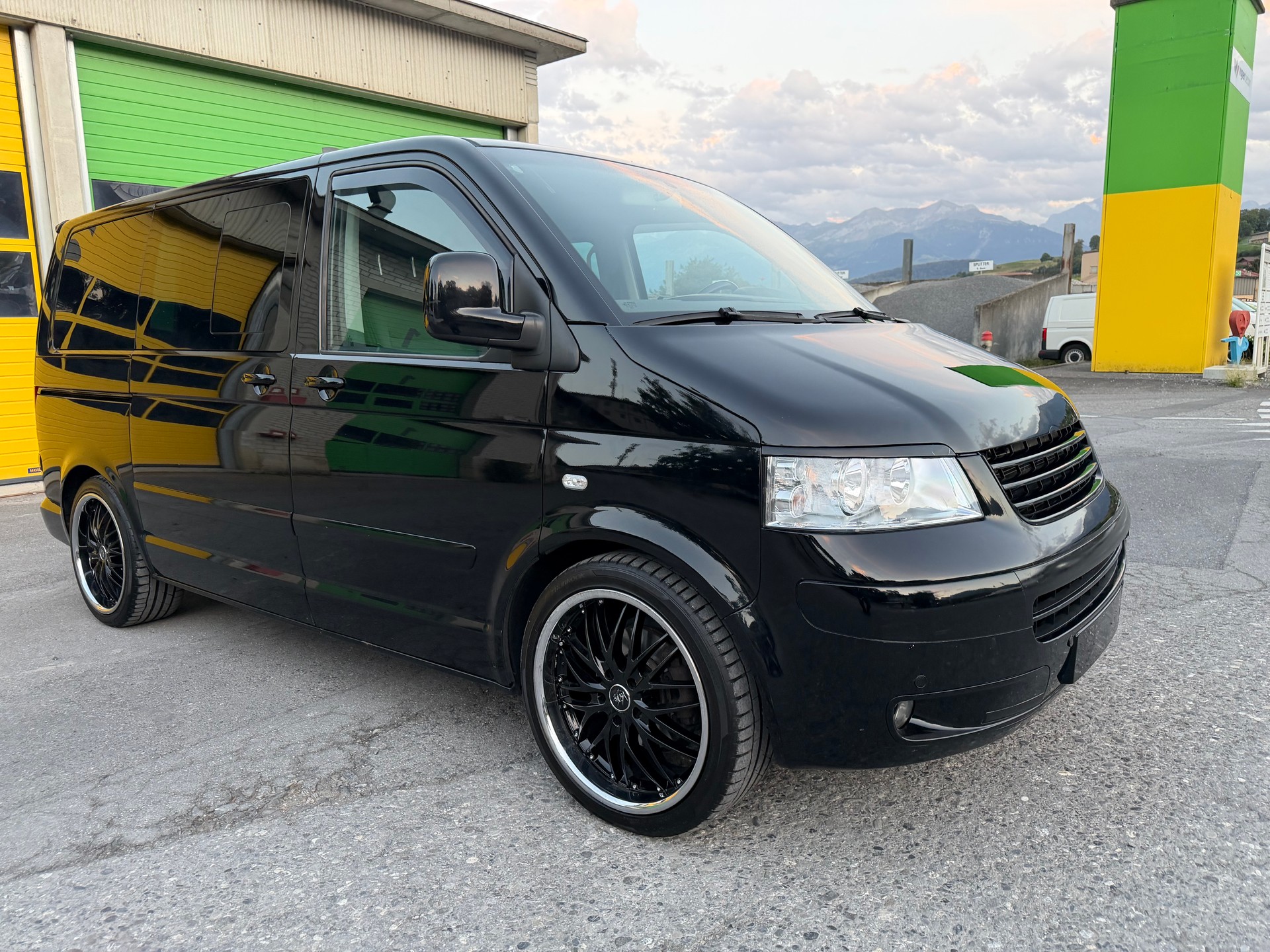 VW T5 Multivan Highline 2.5 TDI-image-7