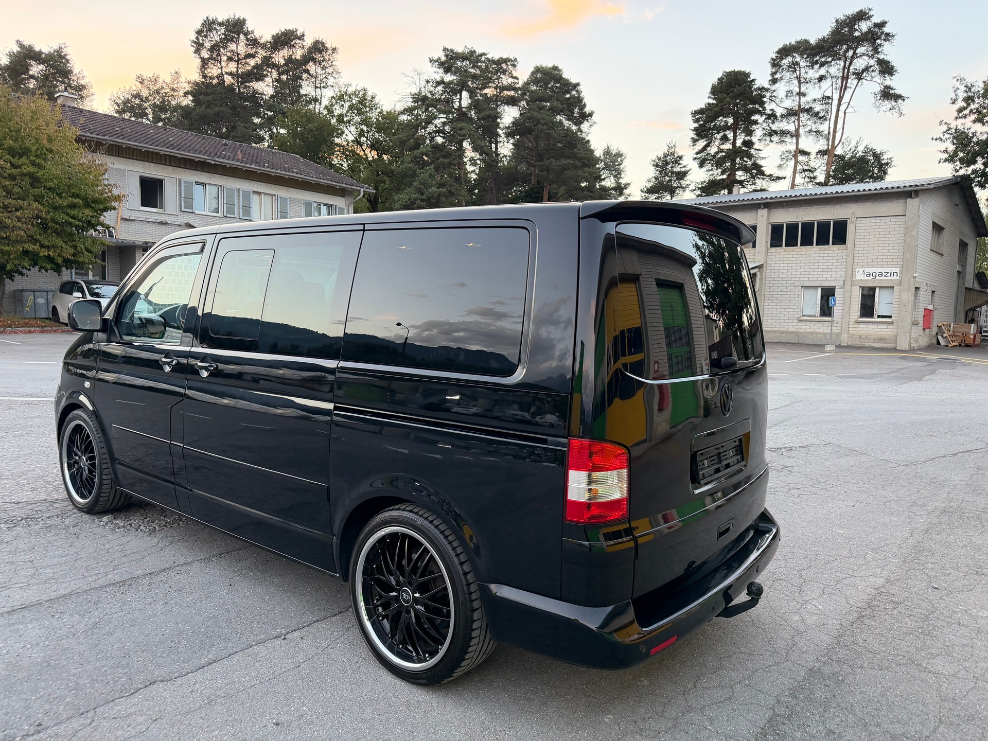 VW T5 Multivan Highline 2.5 TDI-image-3
