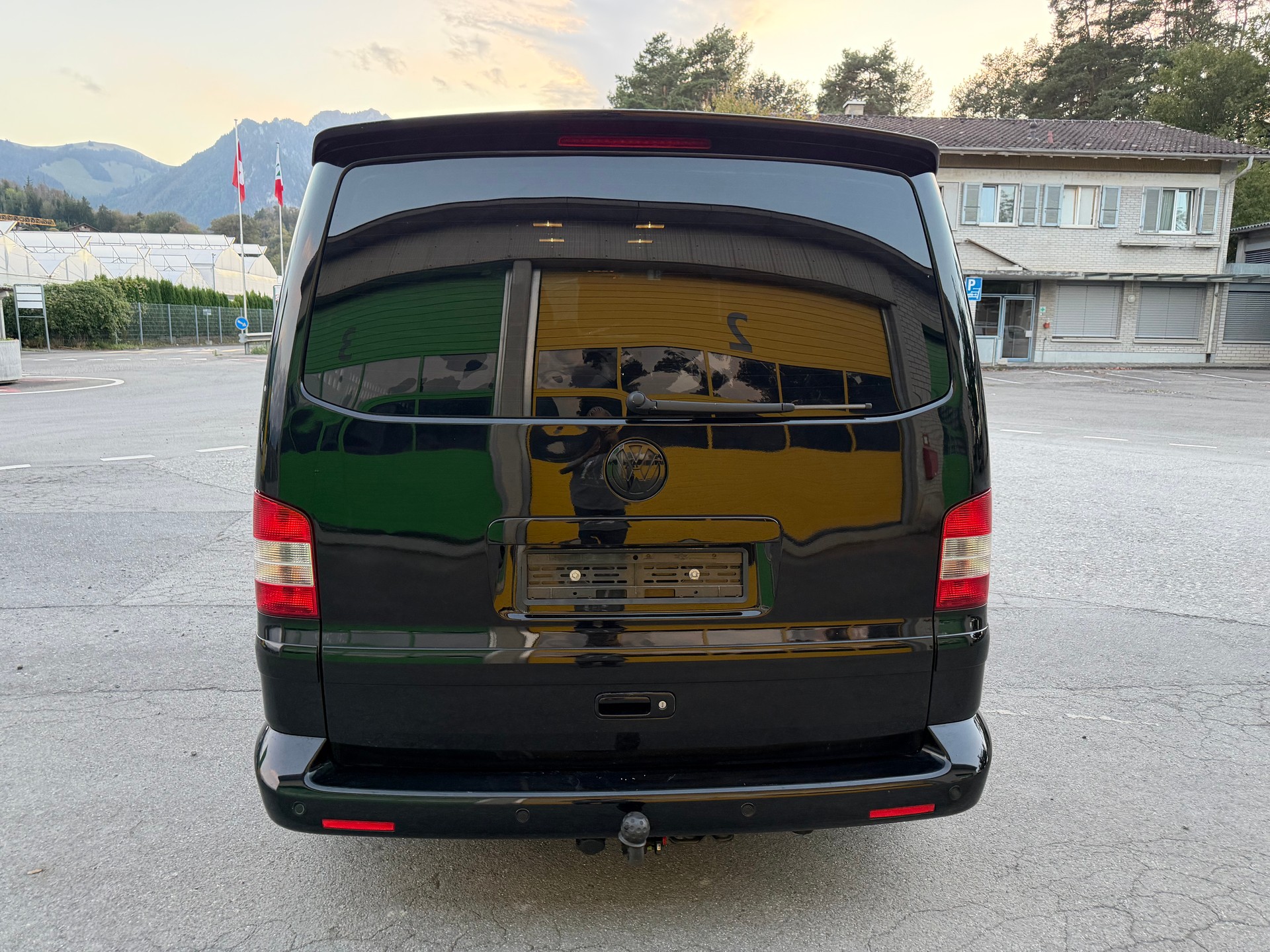 VW T5 Multivan Highline 2.5 TDI-image-4