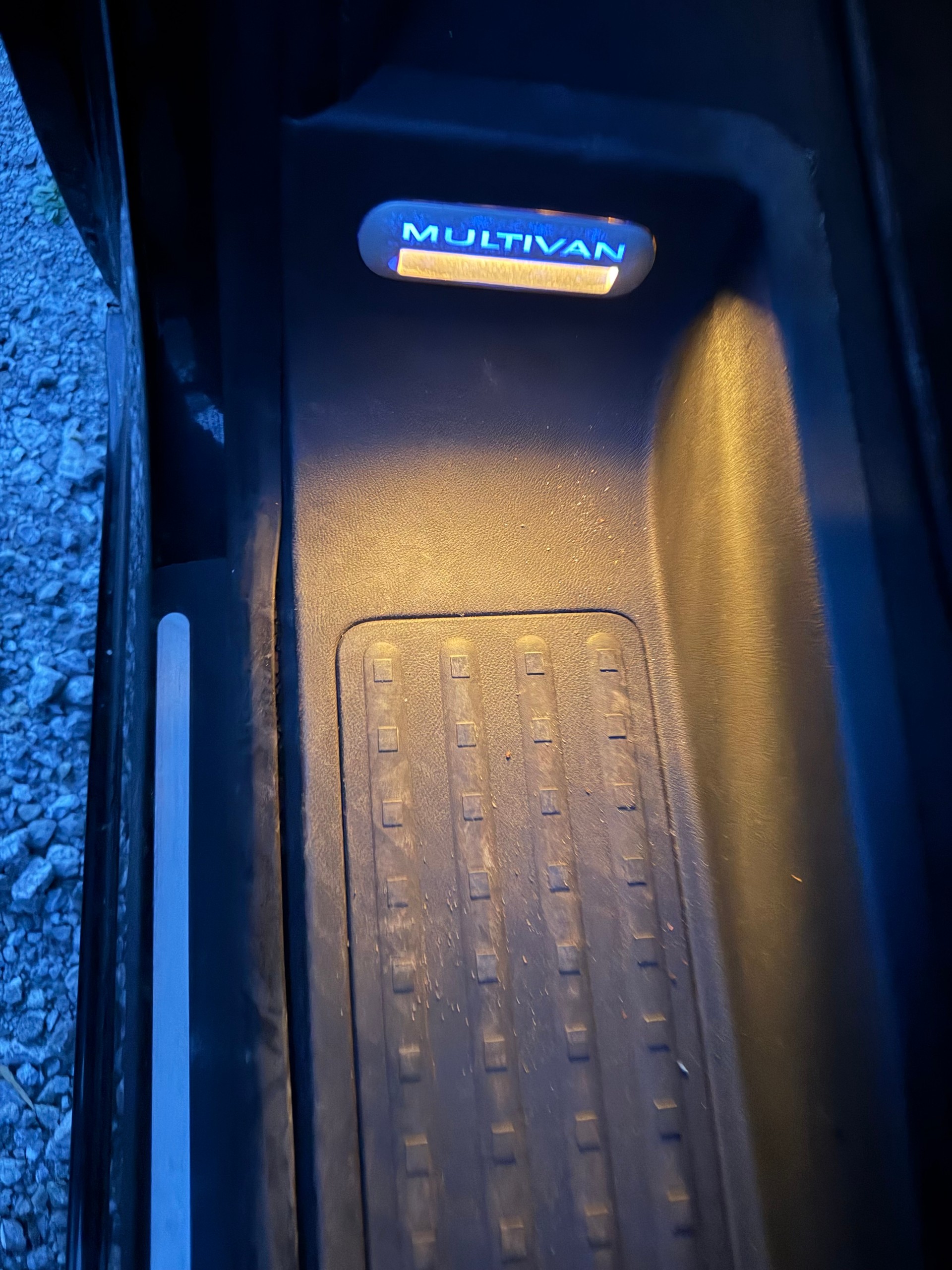 VW T5 Multivan Highline 2.5 TDI-image-15