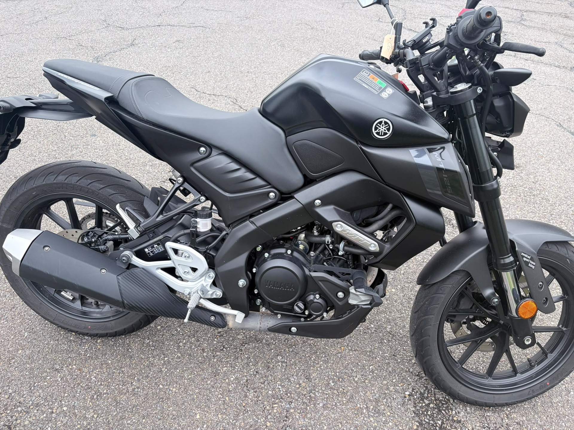 YAMAHA MT-125-showroom-element-1