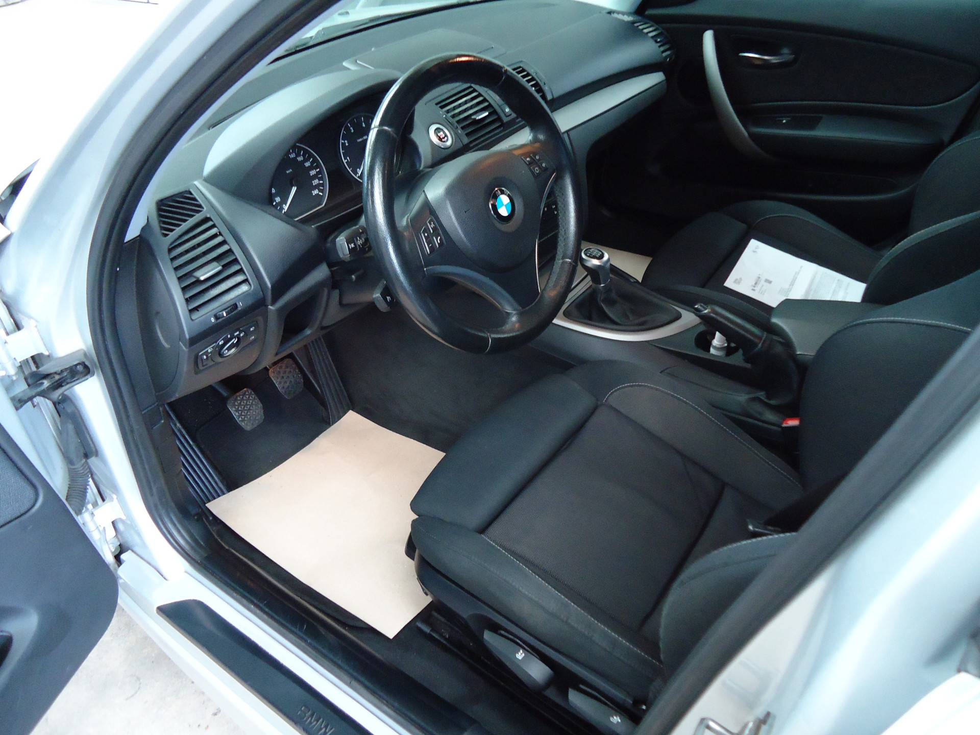 BMW 116i-image-4