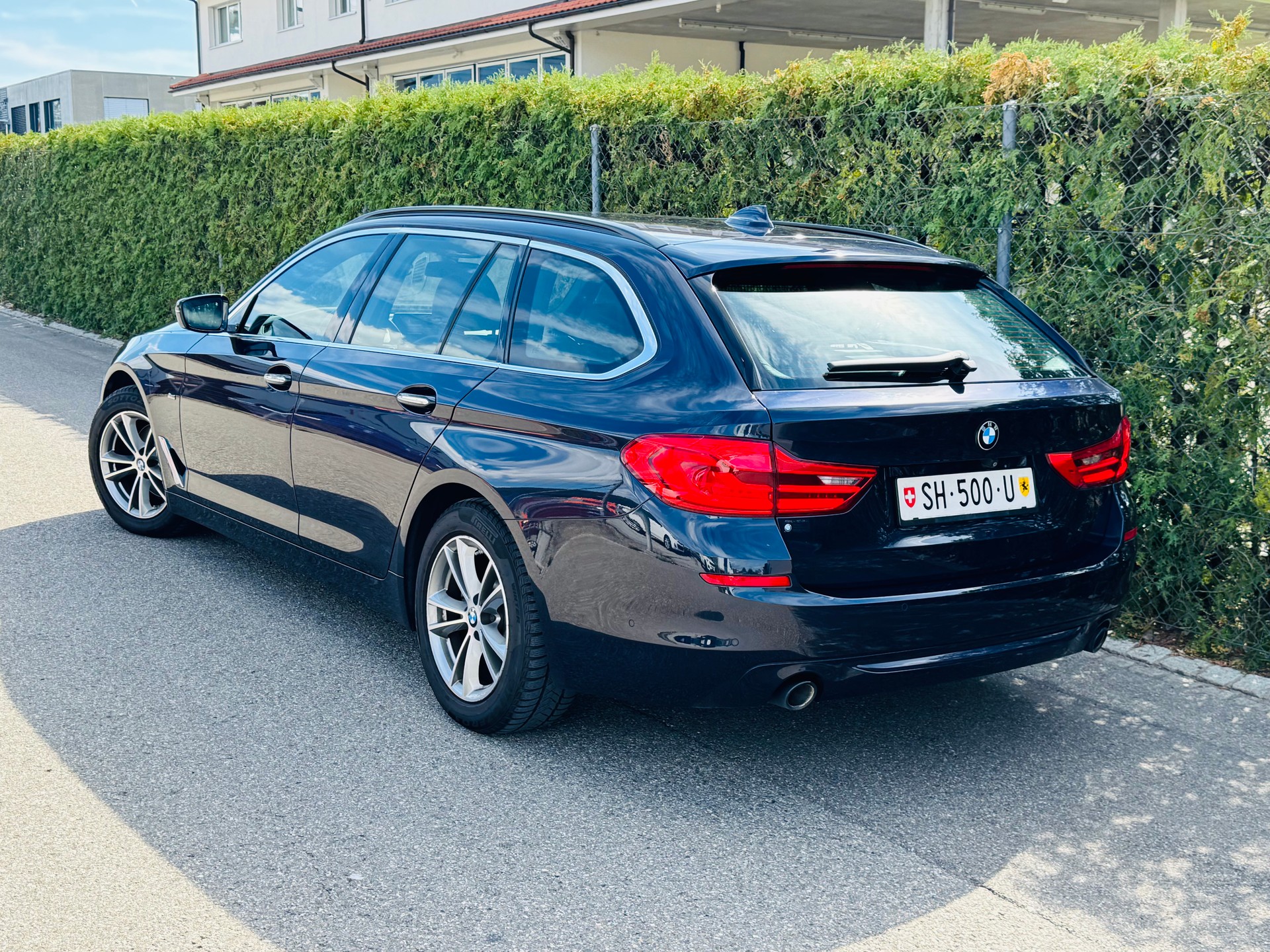 BMW 520d xDrive Touring Sport Line Steptronic-image-4