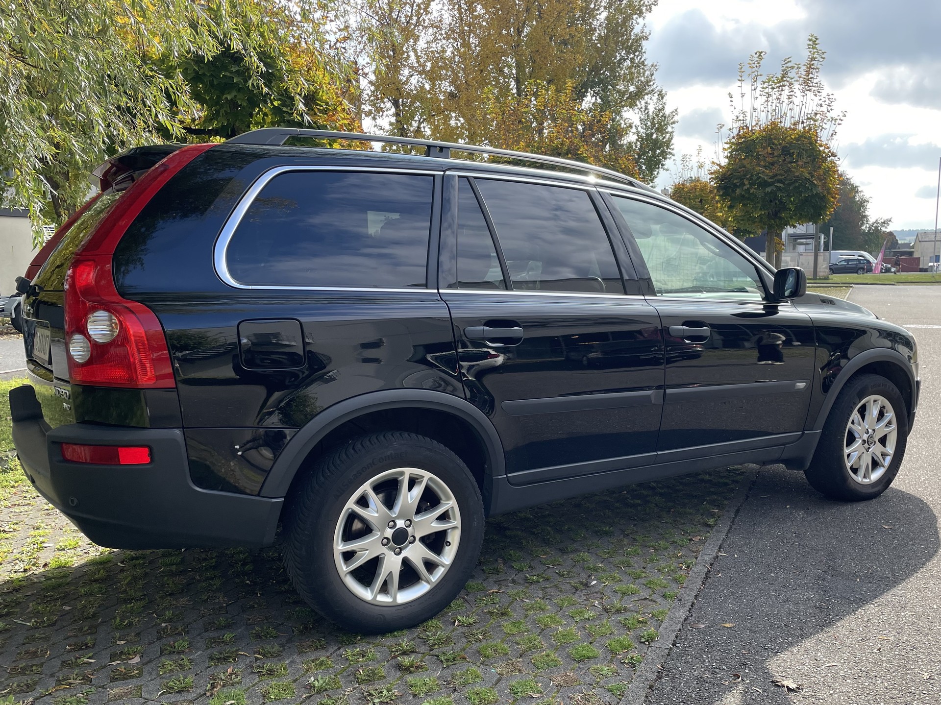 VOLVO XC90-image-1