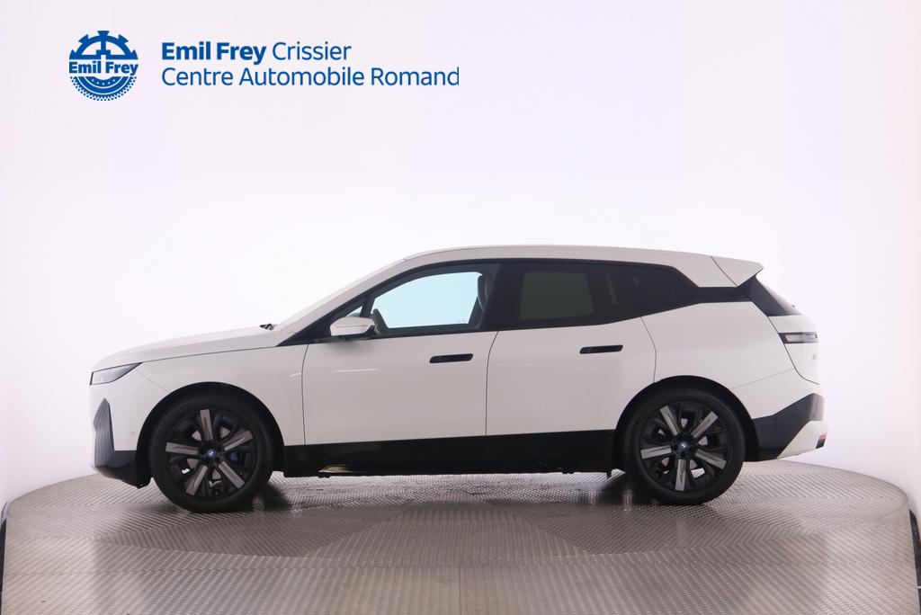 BMW iX xDrive40-image-3