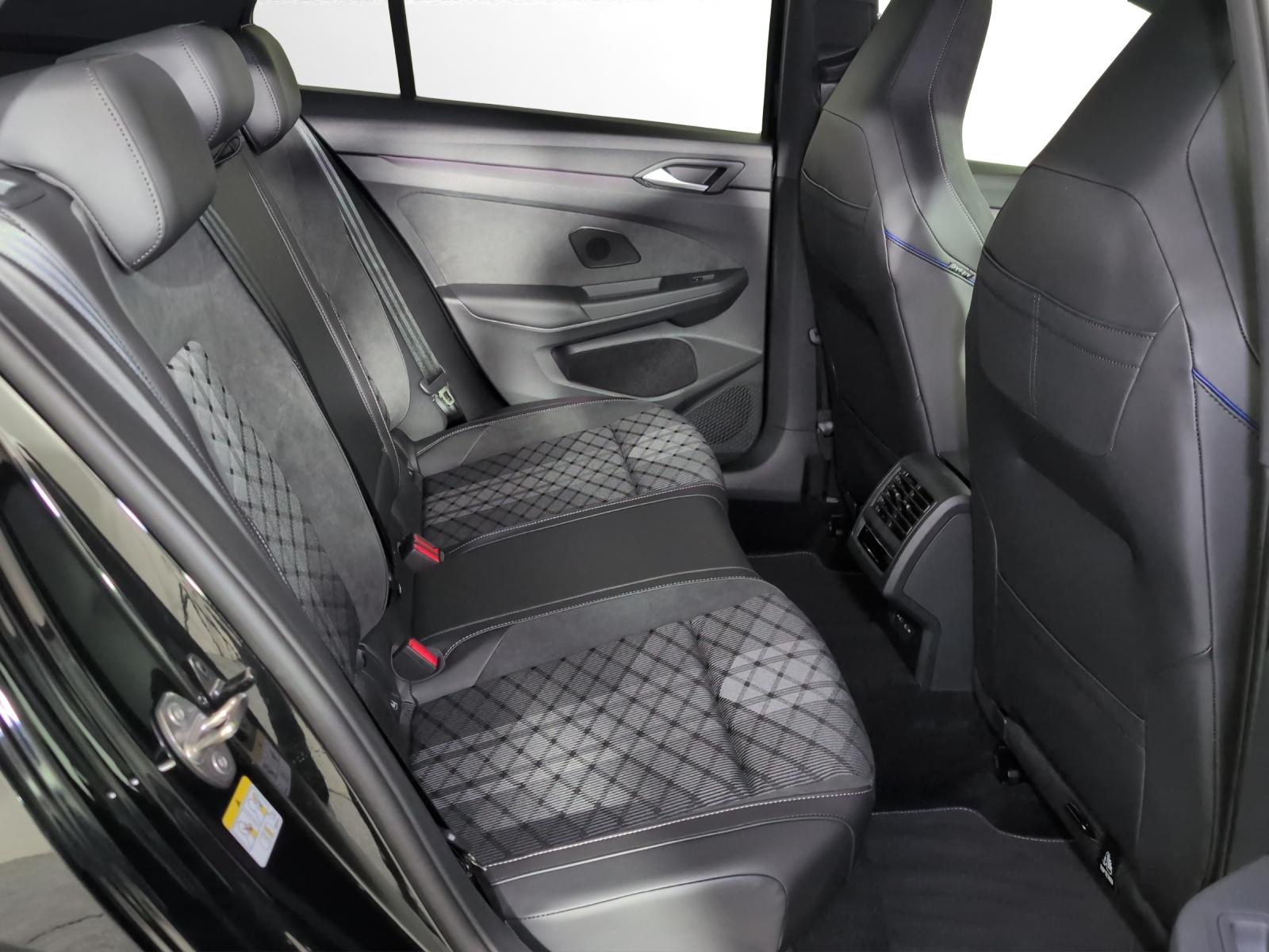 VW Golf 2.0 TSI R-Line DSG 4 Motion-image-9