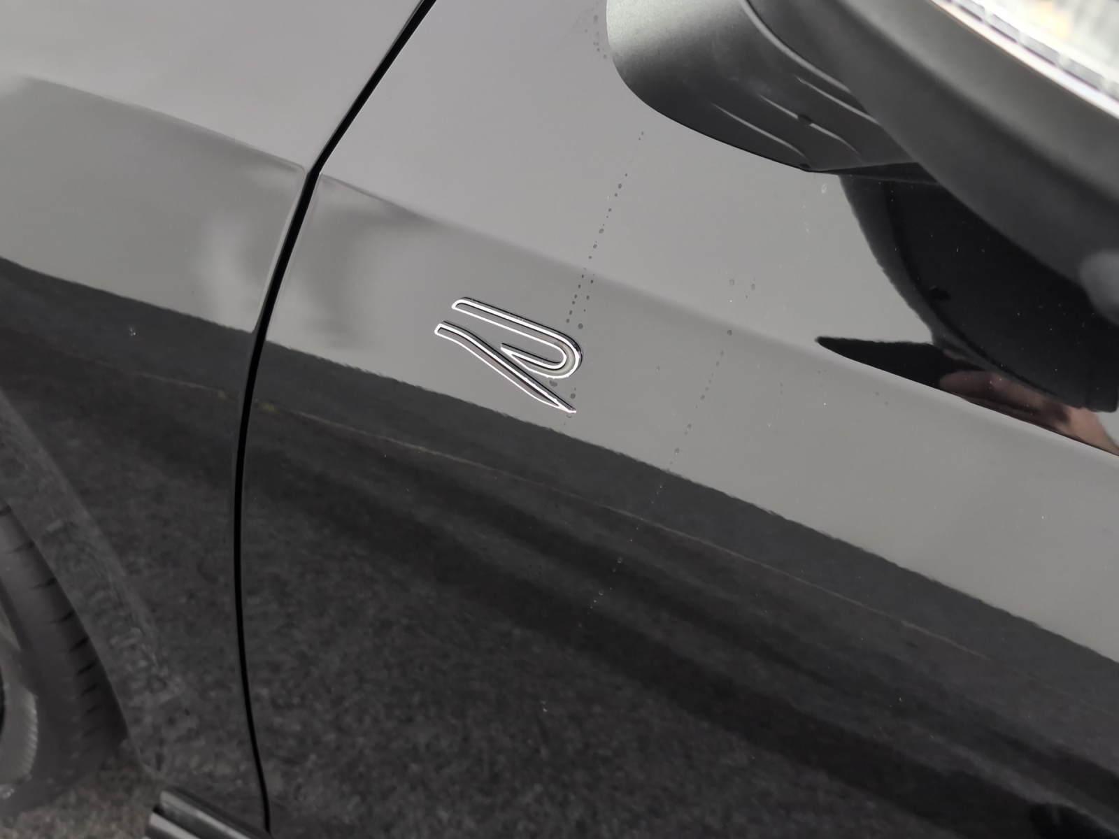 VW Golf 2.0 TSI R-Line DSG 4 Motion-image-4