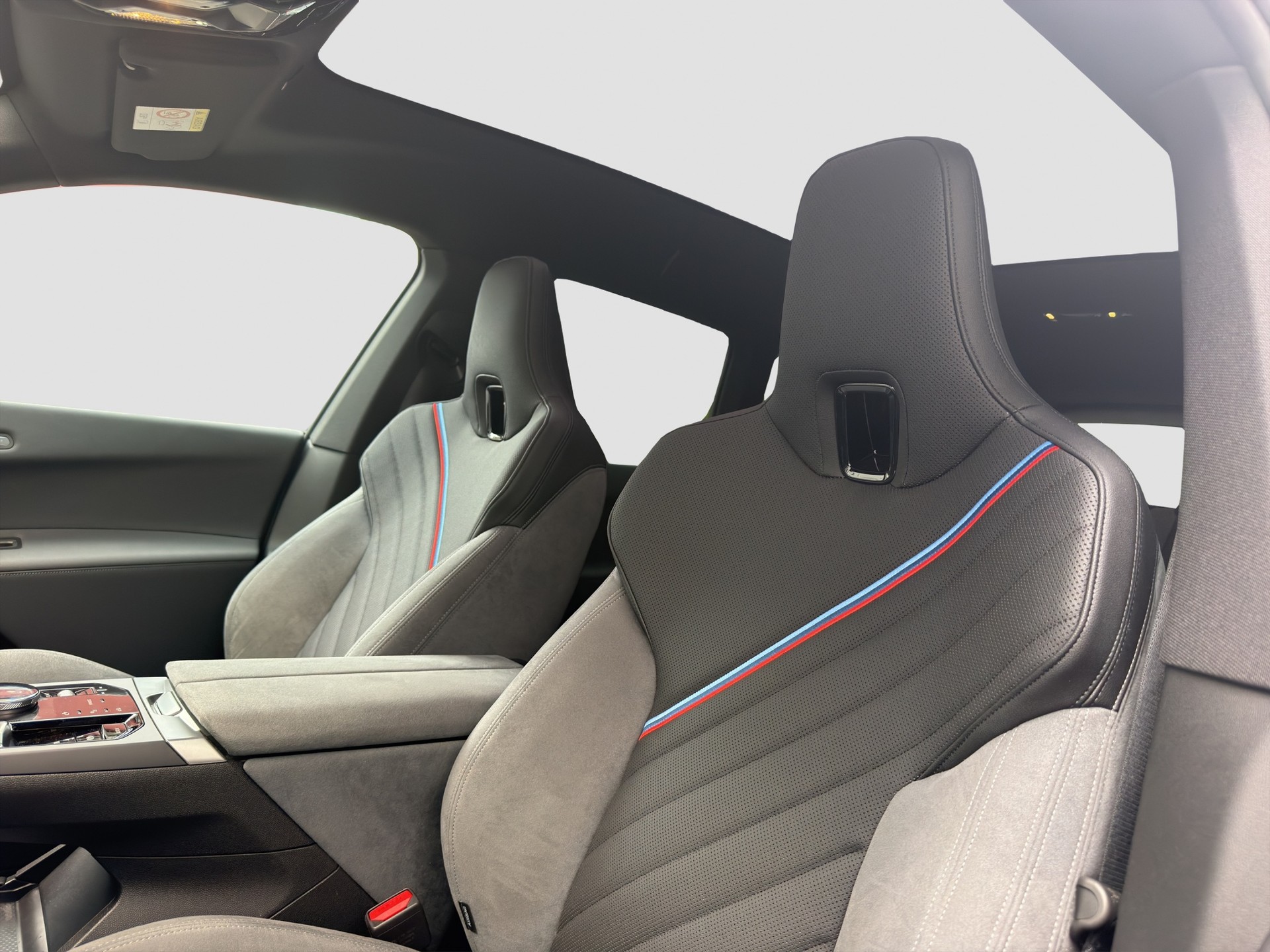 BMW iX xDrive60 M Sport Pro-image-9