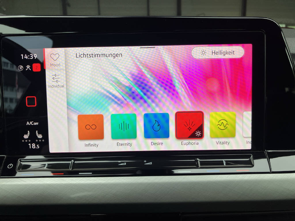 VW Golf VIII 1.0 TSI Life DSG-image-19