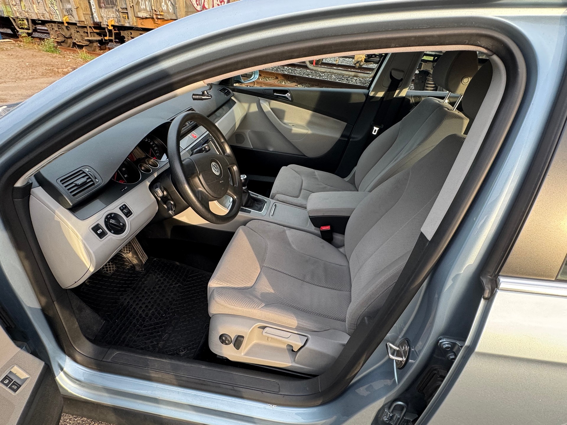 VW Passat Variant 2.0 FSI Comfortline-image-11
