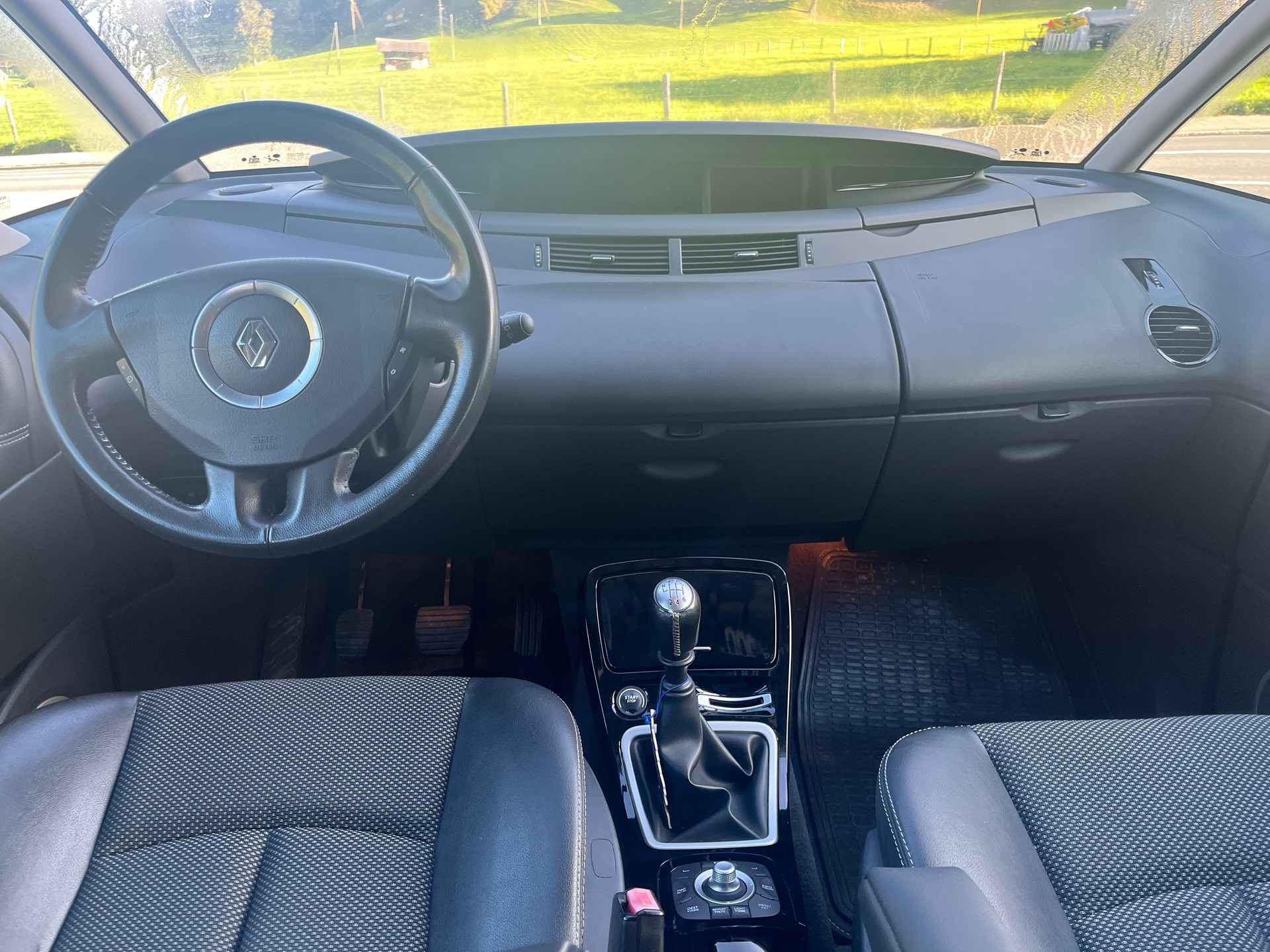 RENAULT Grand Espace 2.0 dCi Dynamique-image-5