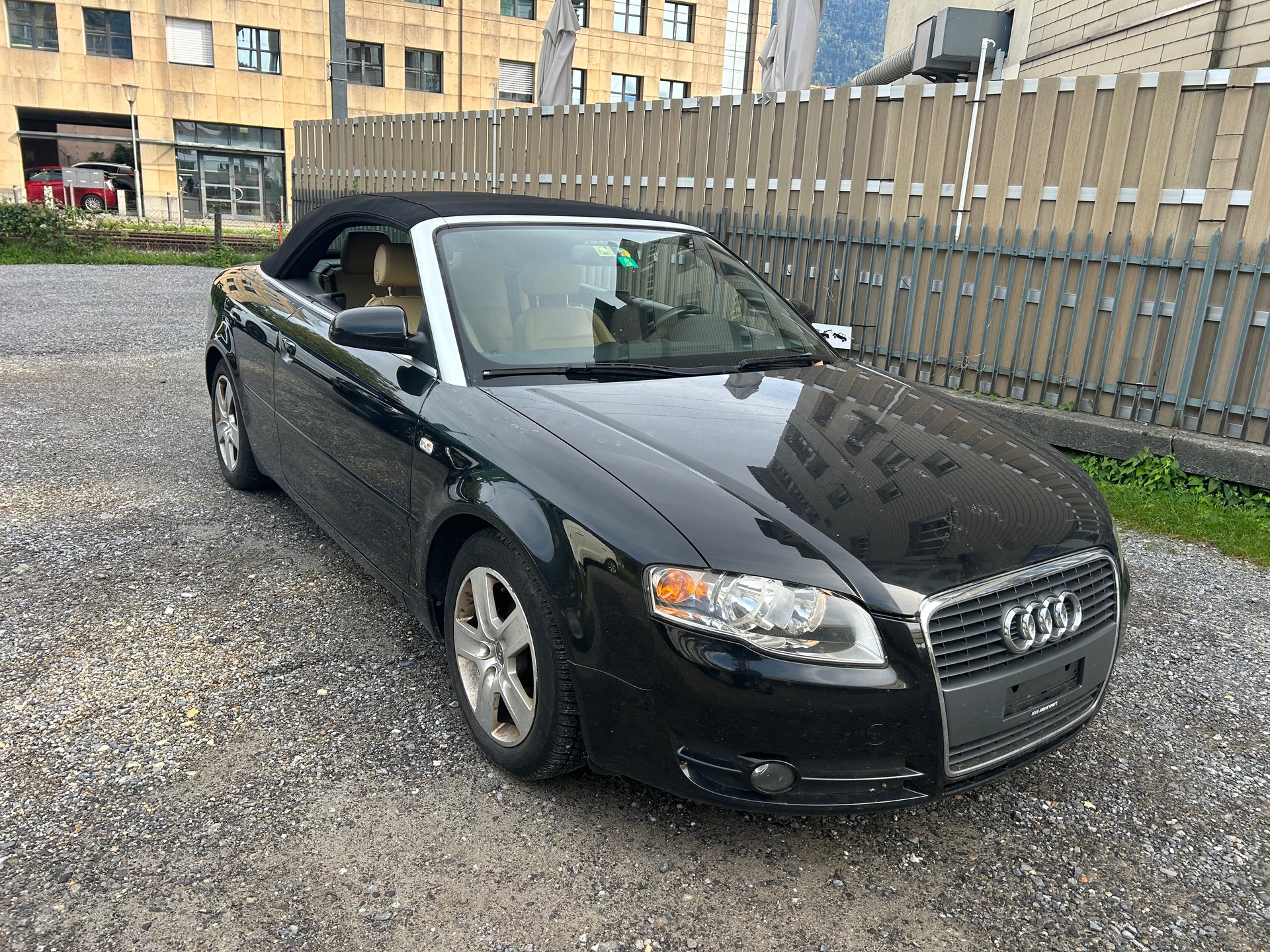 AUDI A4 Cabriolet 1.8 Turbo-image-2