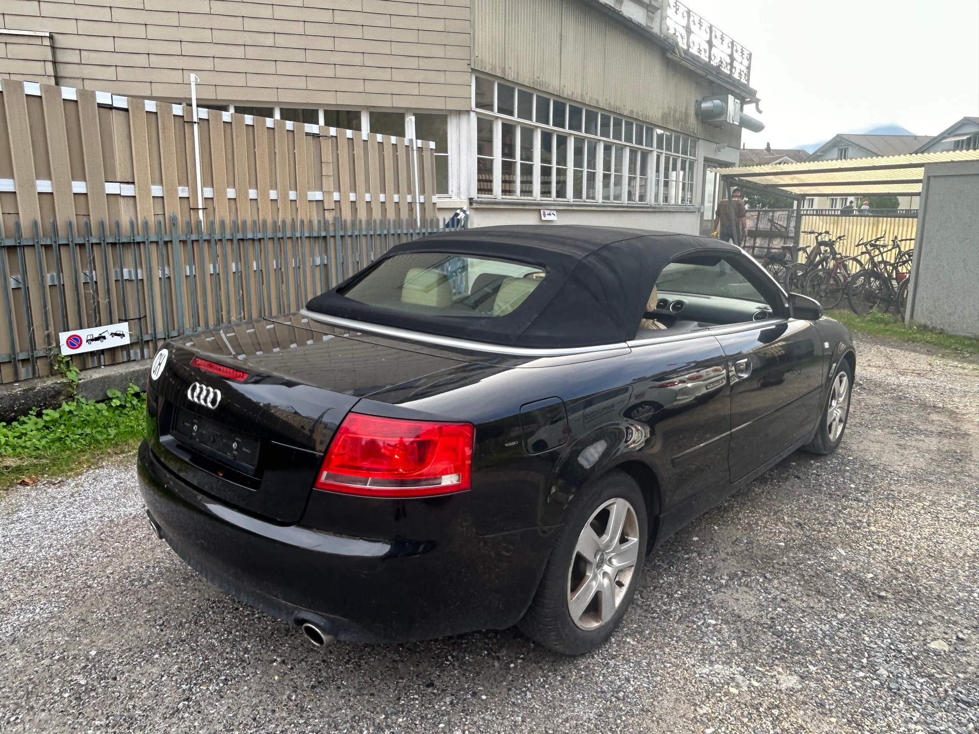 AUDI A4 Cabriolet 1.8 Turbo-image-4