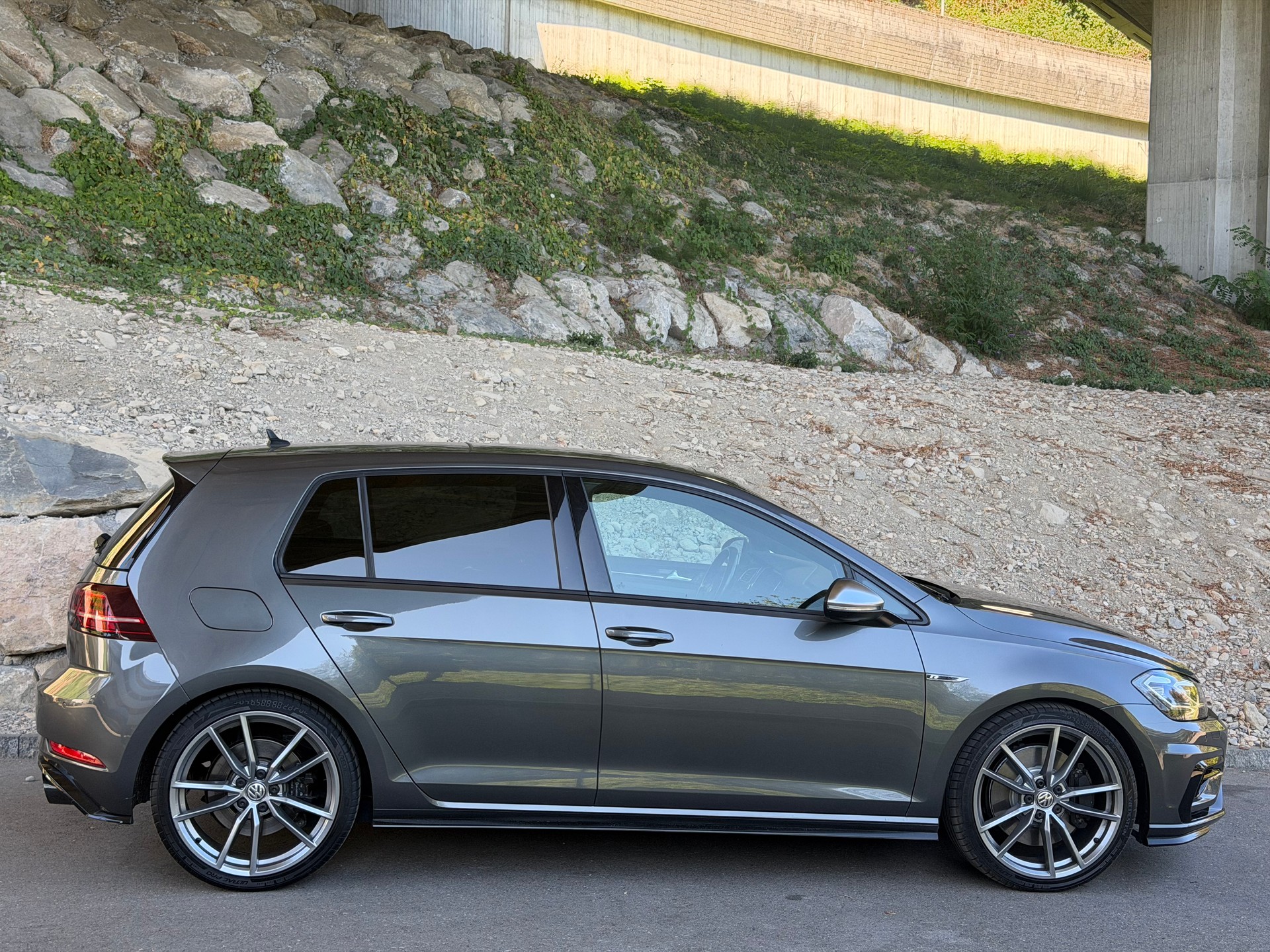 VW Golf 2.0 TSI R 4Motion DSG-image-5