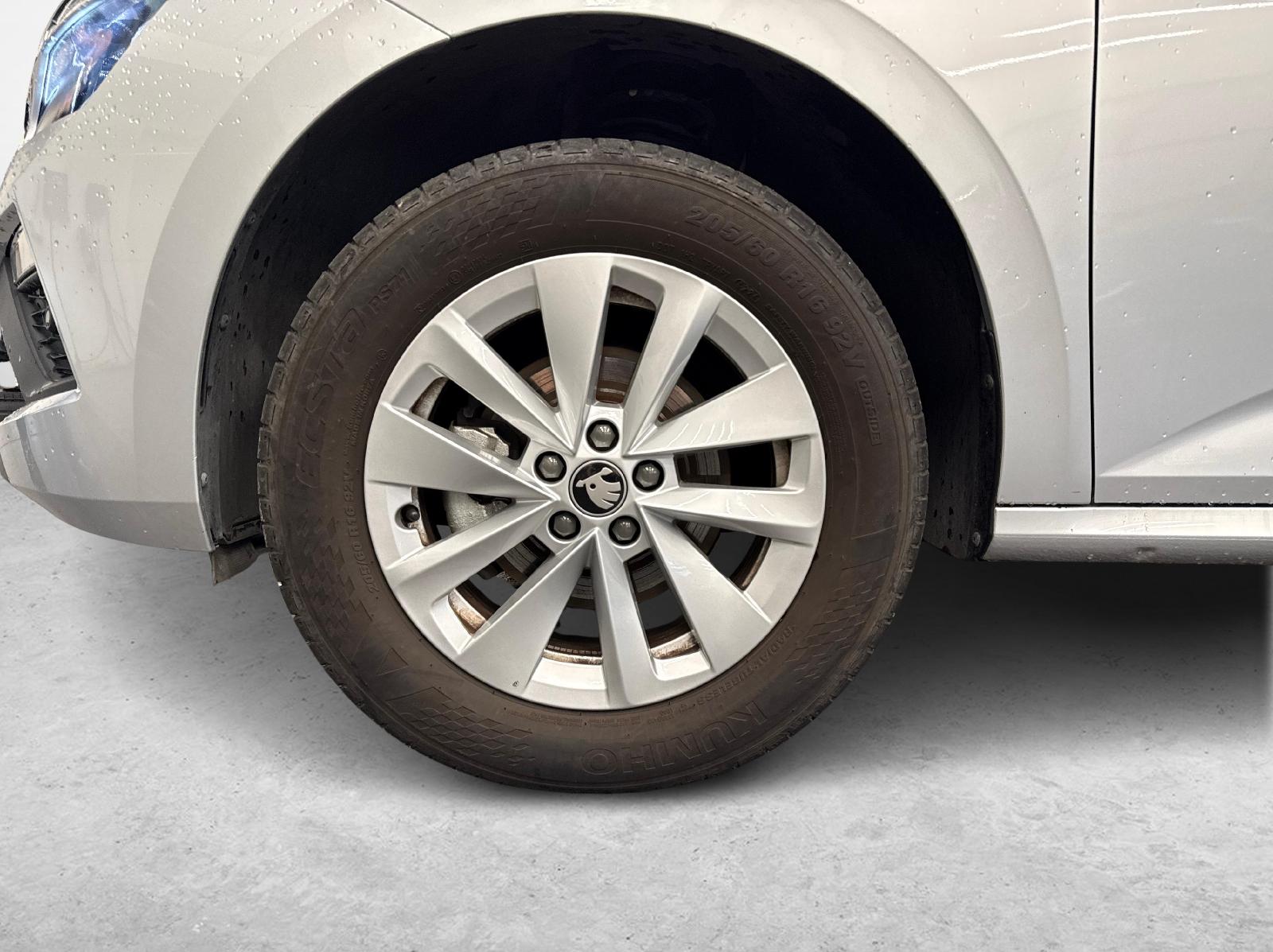 SKODA Kamiq 1.0 TSI Selection DSG-image-13