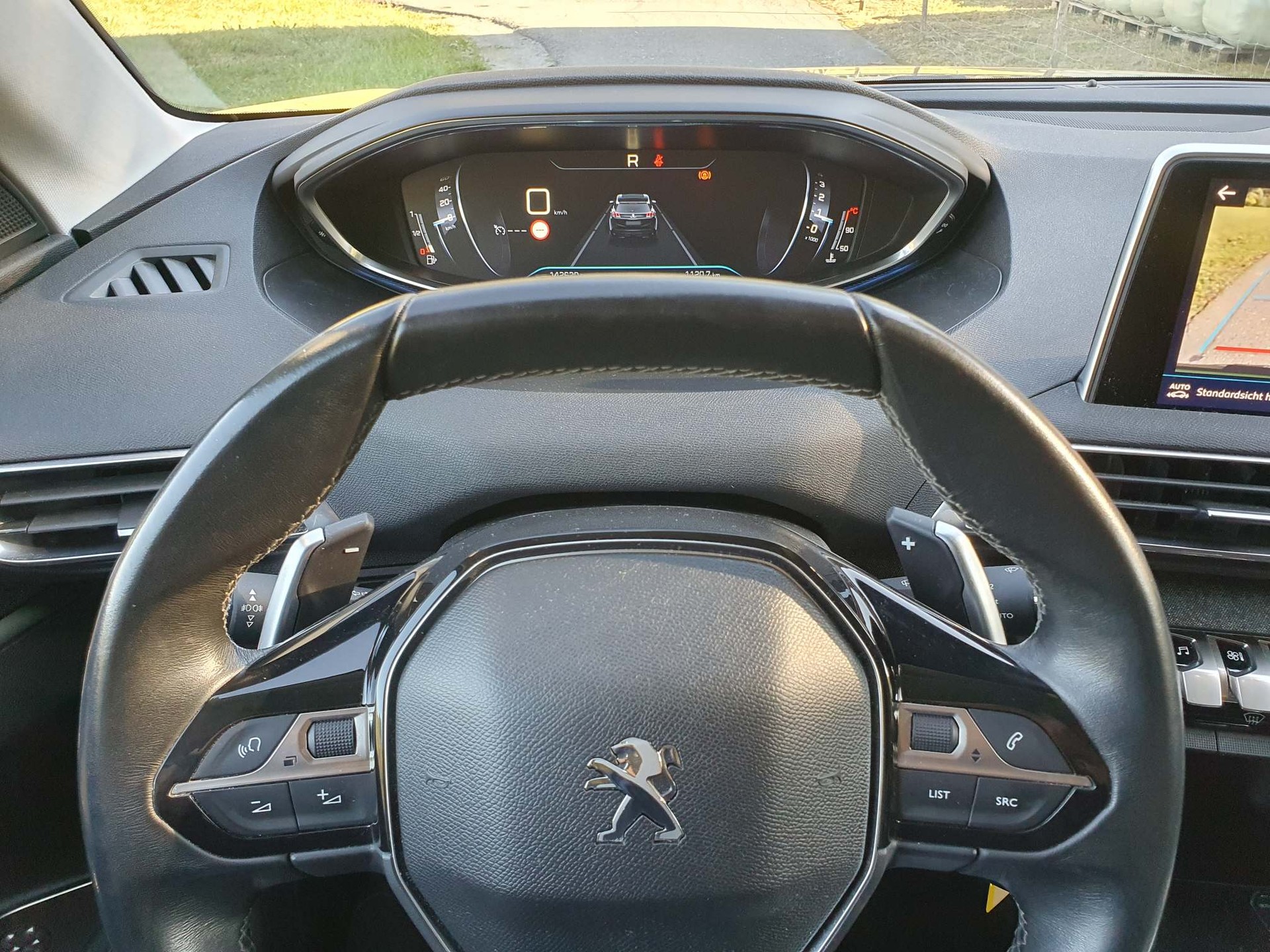 PEUGEOT 3008 1.6 BlueHDi Allure-image-9