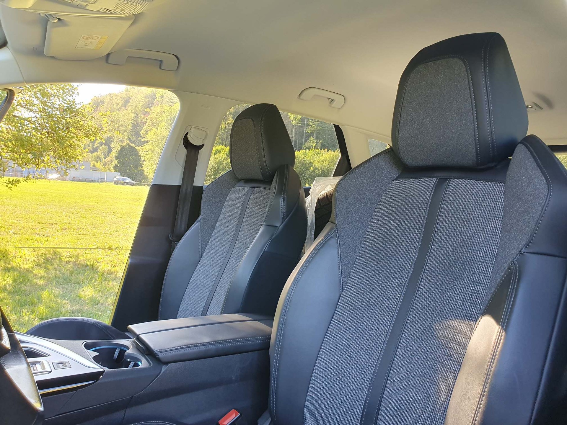 PEUGEOT 3008 1.6 BlueHDi Allure-image-13