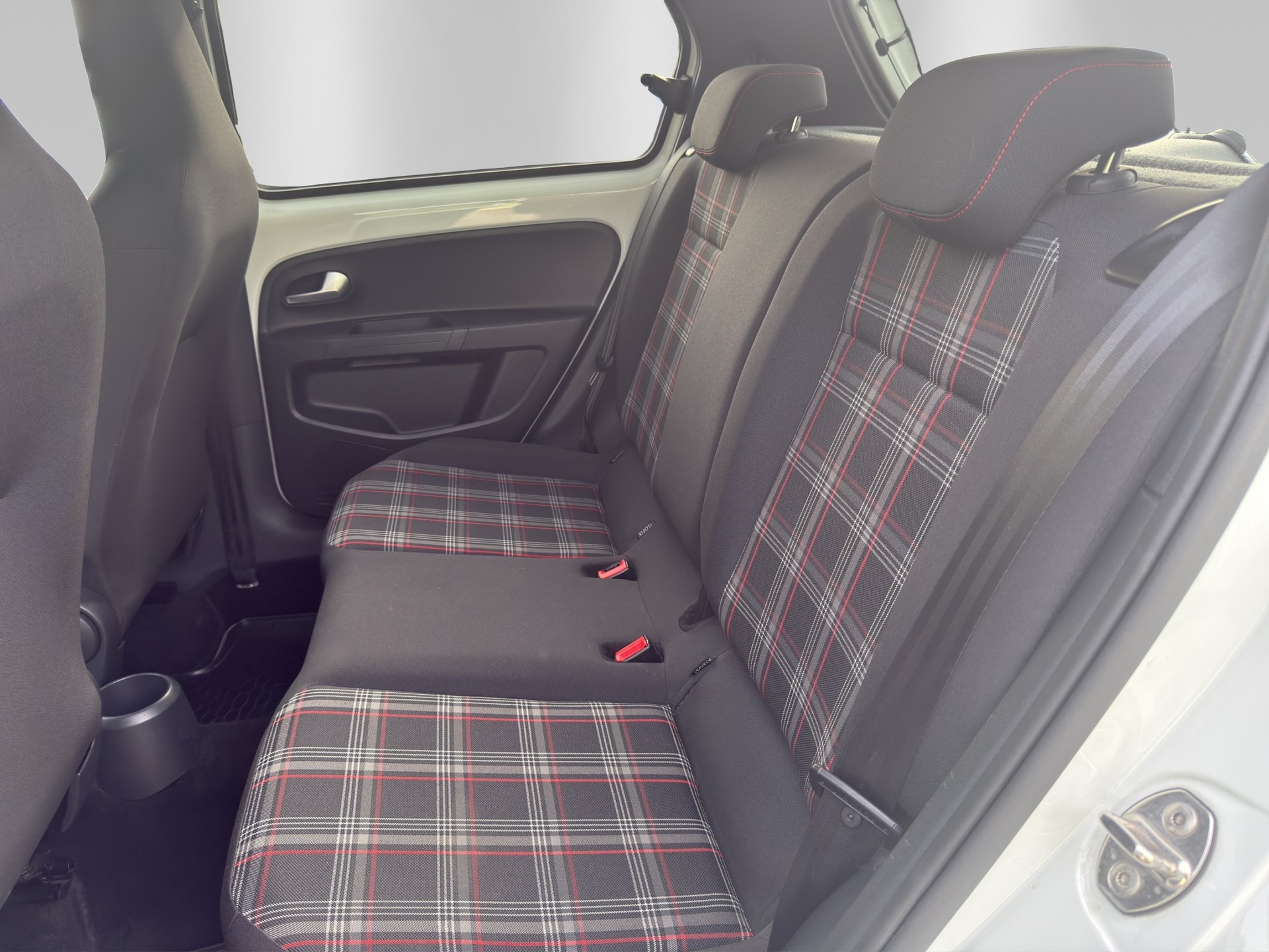 VW Up 1.0 TSI GTI-image-11
